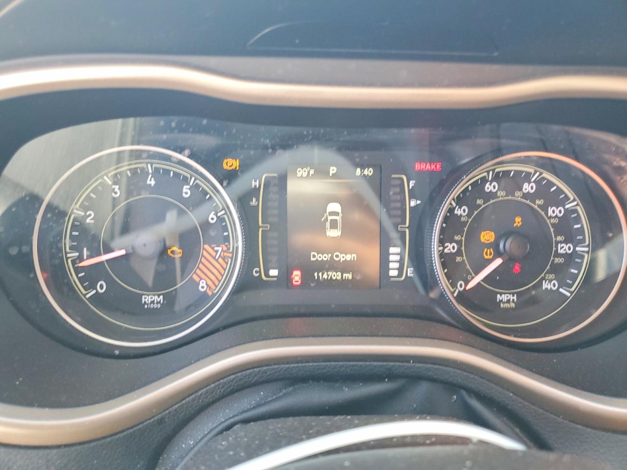 2014 Jeep Cherokee Latitude White vin: 1C4PJMCS3EW193264