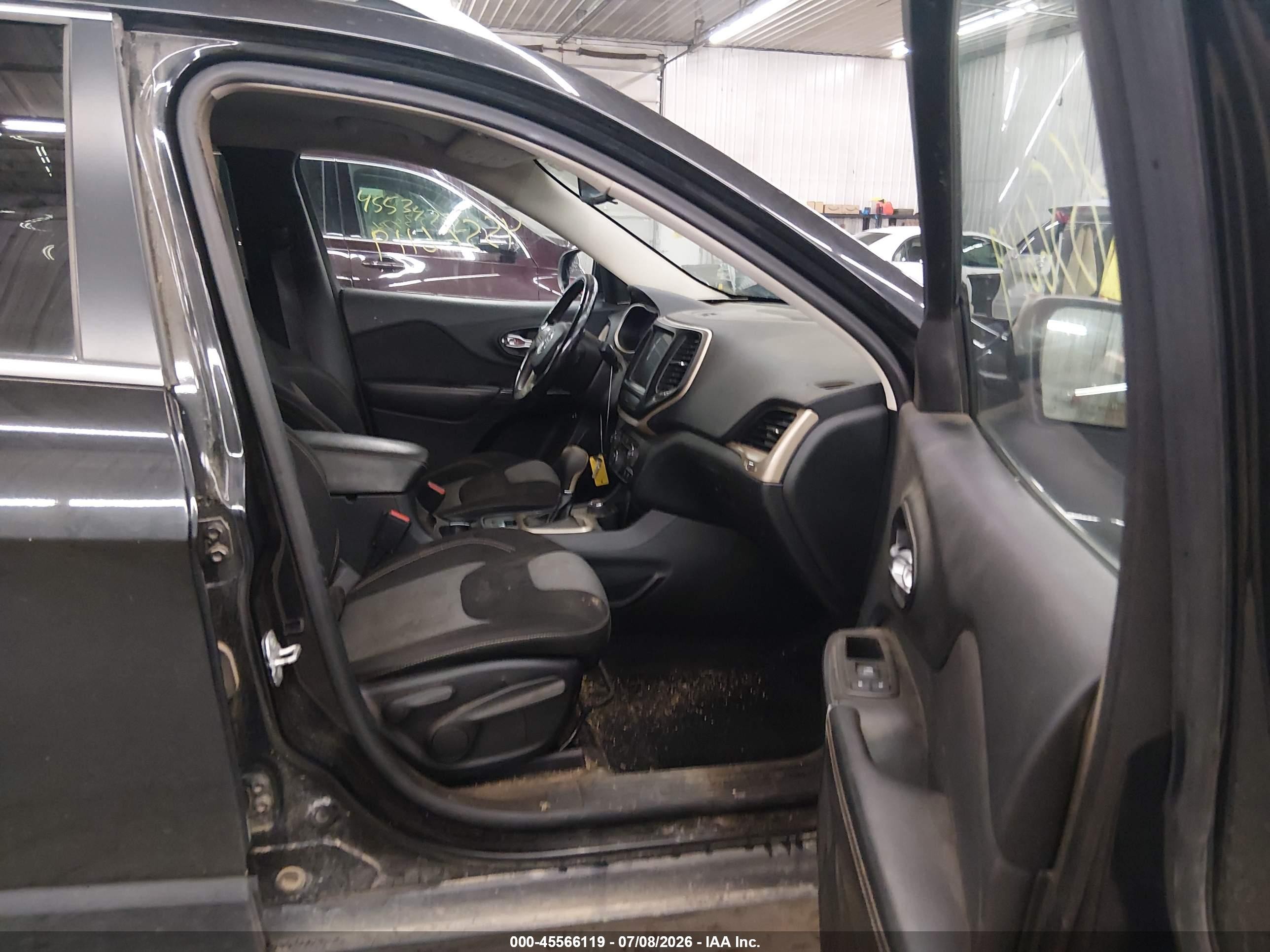 2014 Jeep Cherokee Latitude Black vin: 1C4PJMCS3EW225128