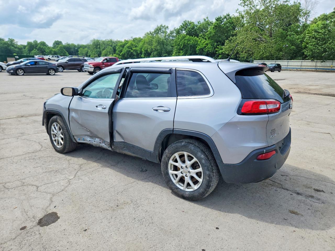 2014 Jeep Cherokee Latitude Серебряный vin: 1C4PJMCS3EW265290