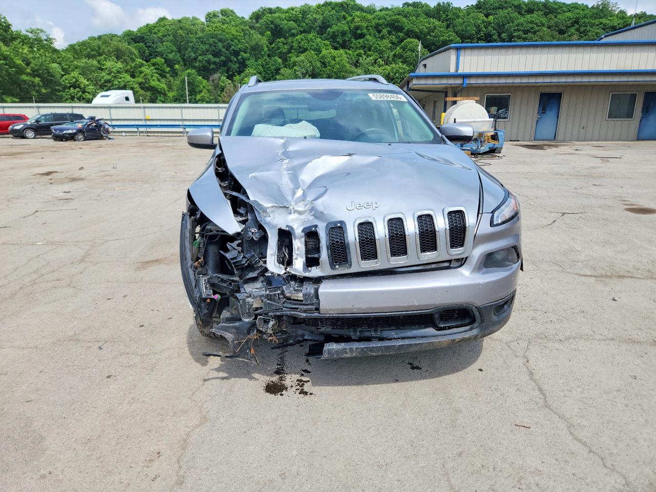 2014 Jeep Cherokee Latitude Серебряный vin: 1C4PJMCS3EW265290