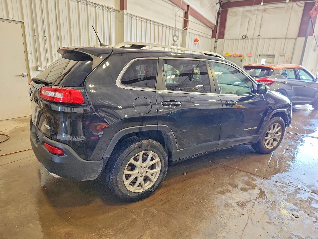 2015 Jeep Cherokee Latitude Black vin: 1C4PJMCS3FW529884