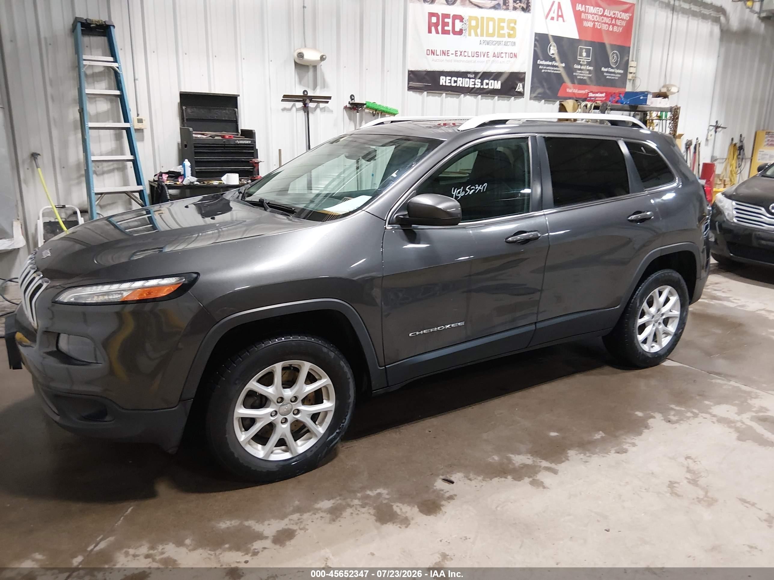 2015 Jeep Cherokee Latitude Black vin: 1C4PJMCS3FW530145