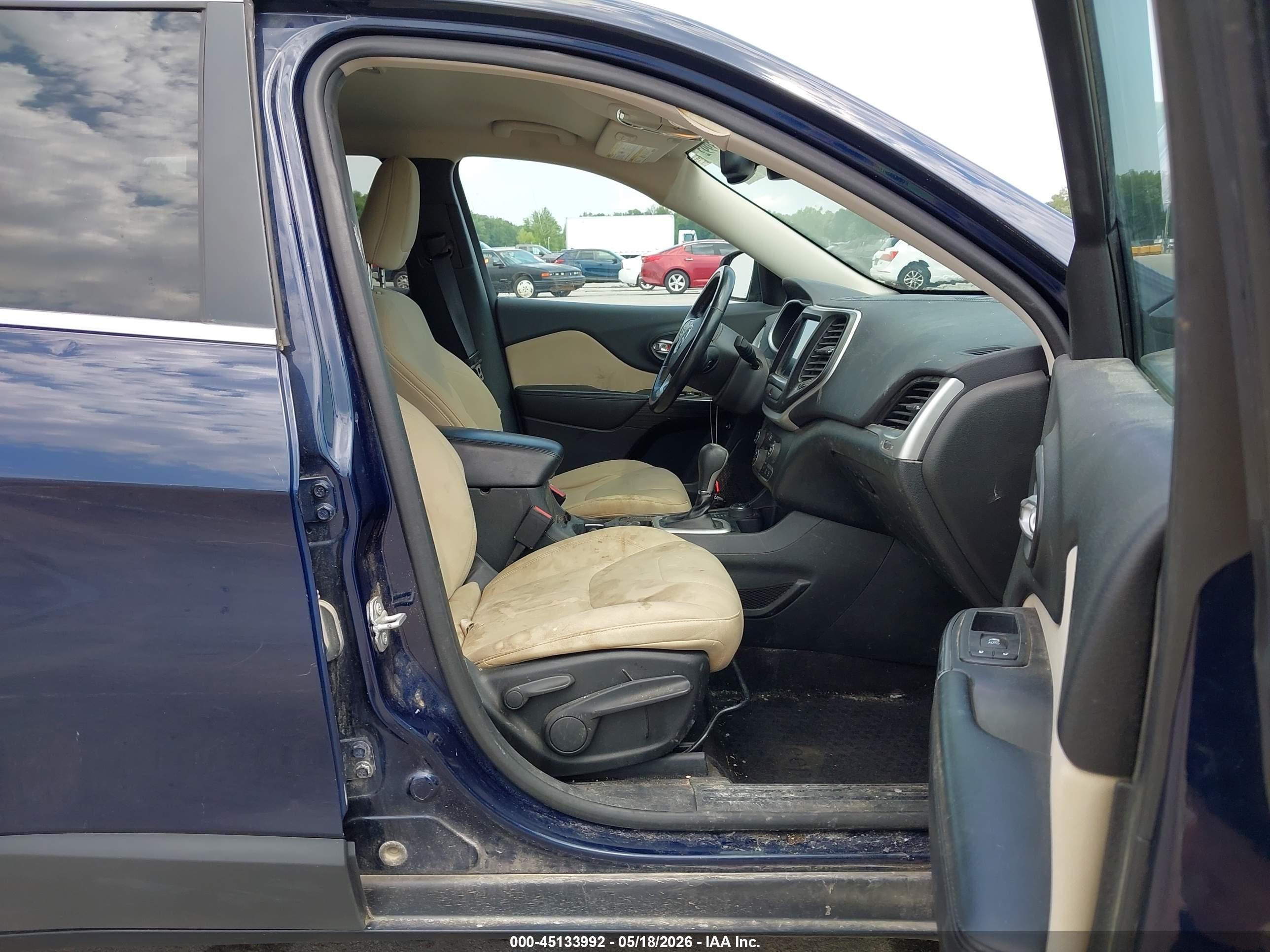 2015 Jeep Cherokee Latitude Blue vin: 1C4PJMCS3FW541436