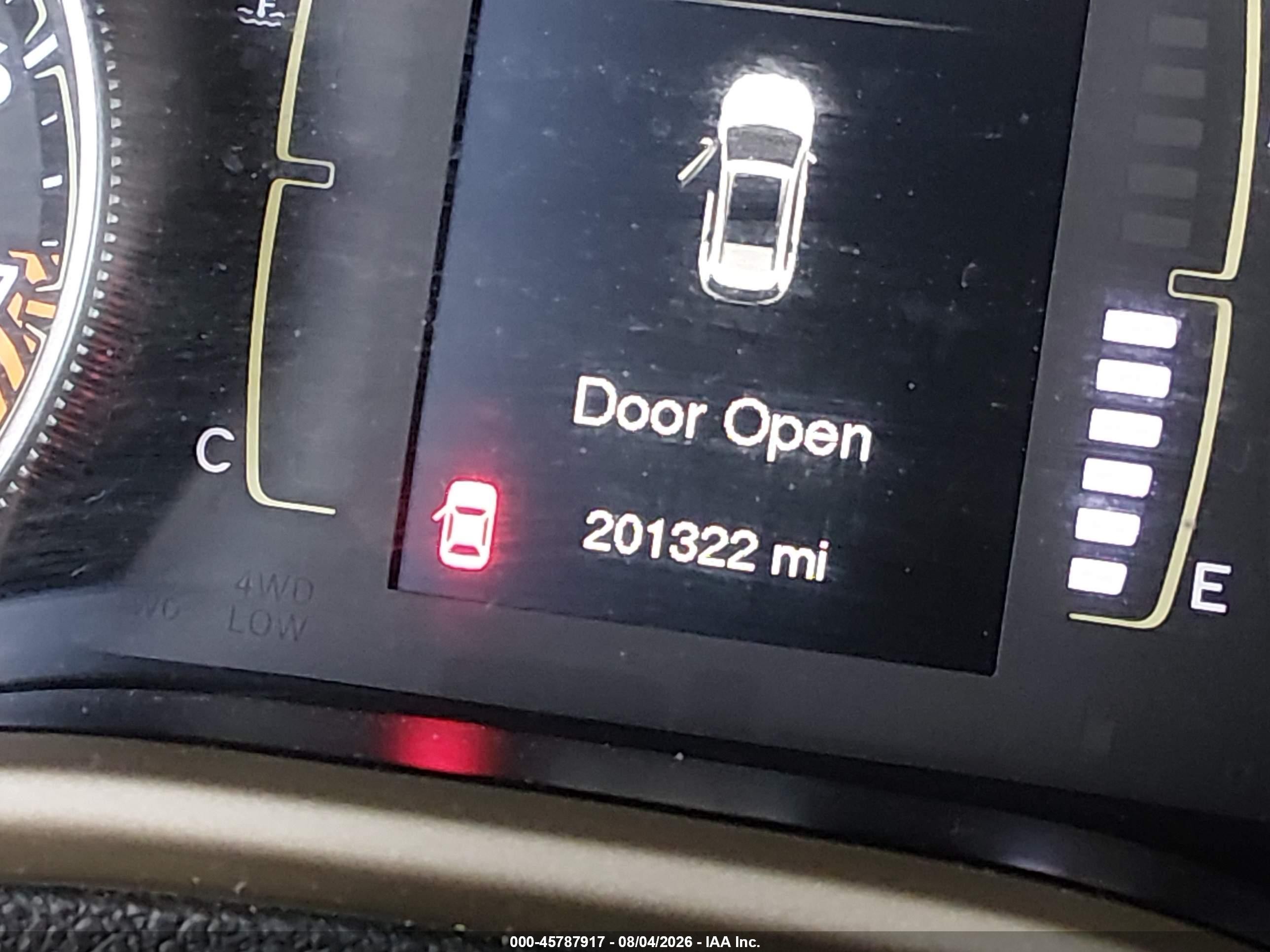 2015 Jeep Cherokee Latitude Gold vin: 1C4PJMCS3FW544823
