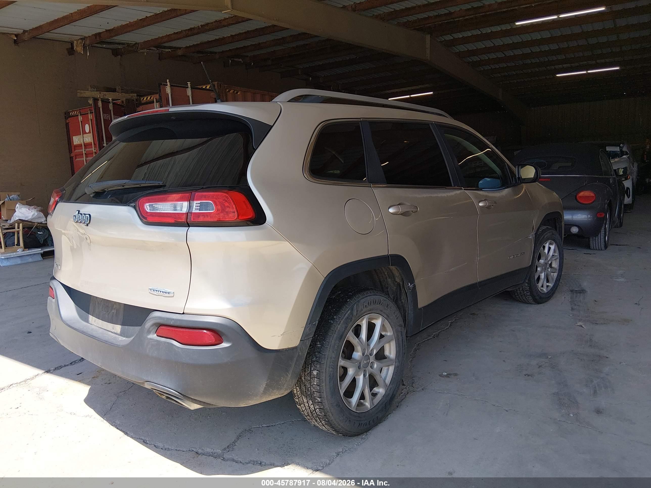 2015 Jeep Cherokee Latitude Gold vin: 1C4PJMCS3FW544823