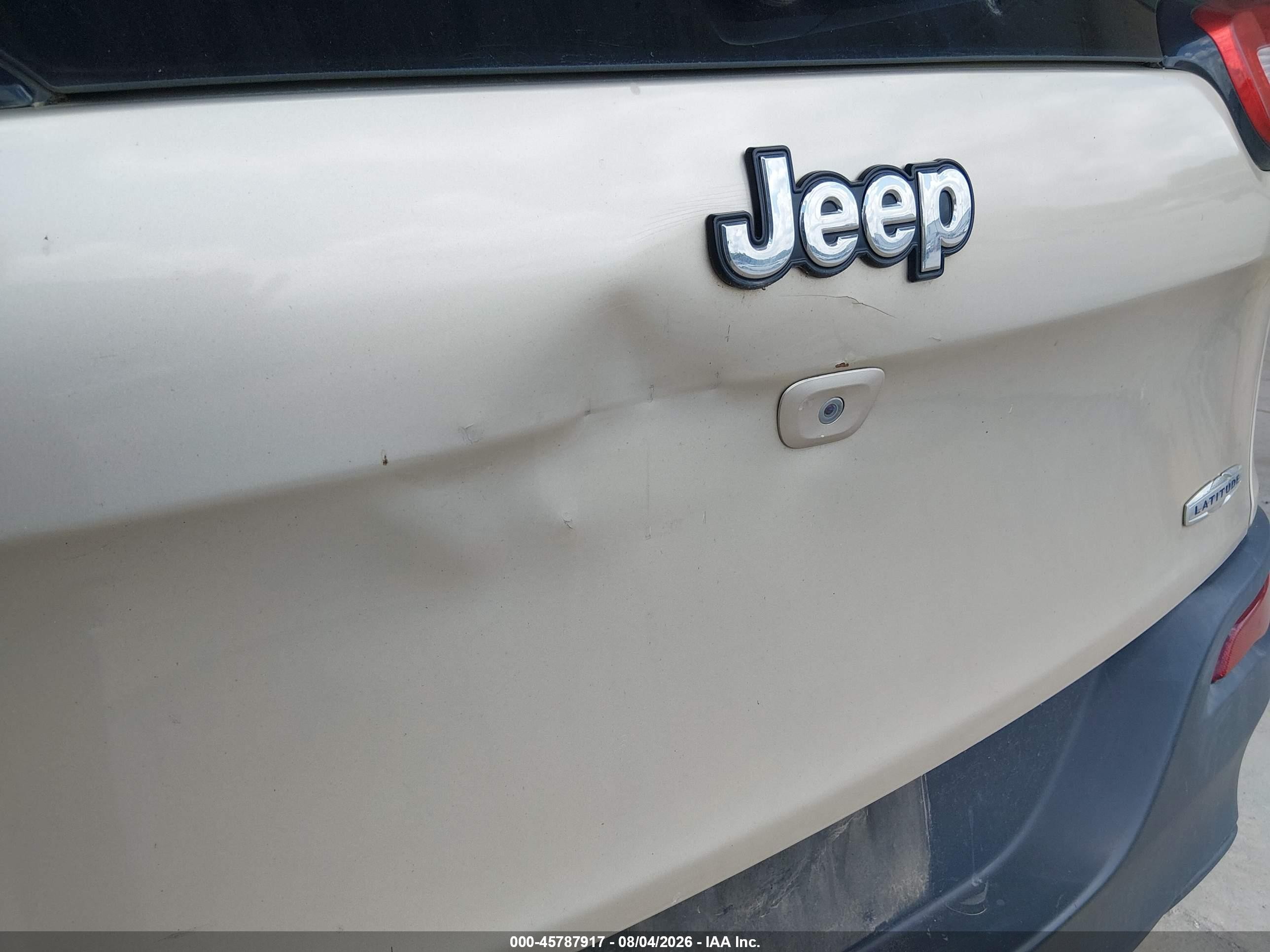 2015 Jeep Cherokee Latitude Gold vin: 1C4PJMCS3FW544823