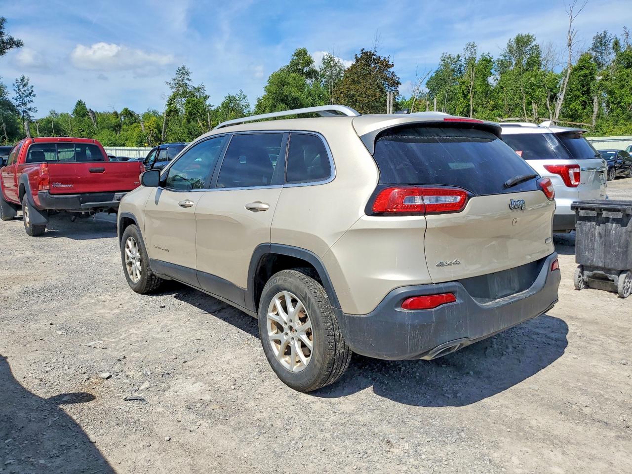 2015 Jeep Cherokee Latitude Tan vin: 1C4PJMCS3FW546636