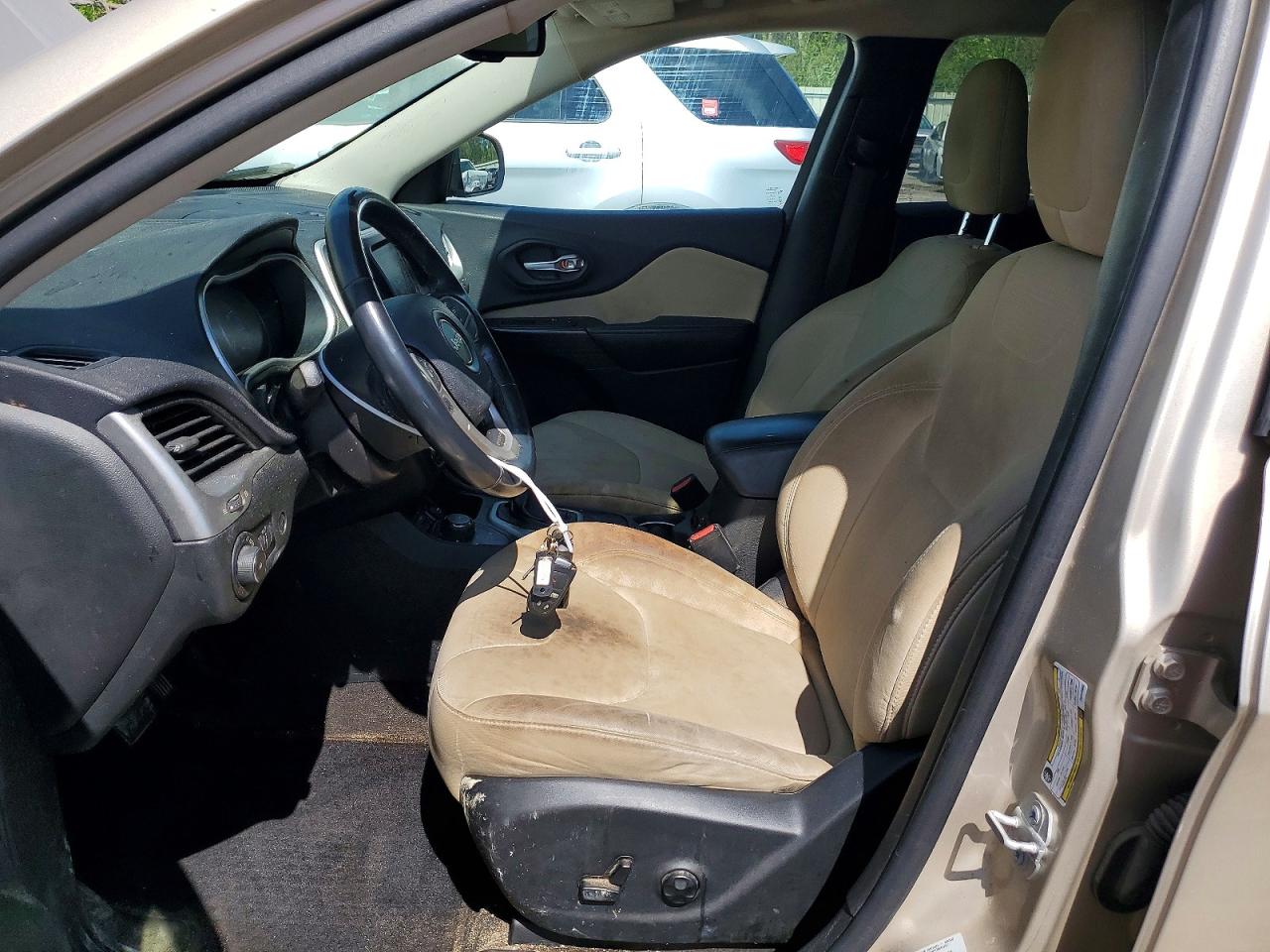 2015 Jeep Cherokee Latitude Tan vin: 1C4PJMCS3FW546636