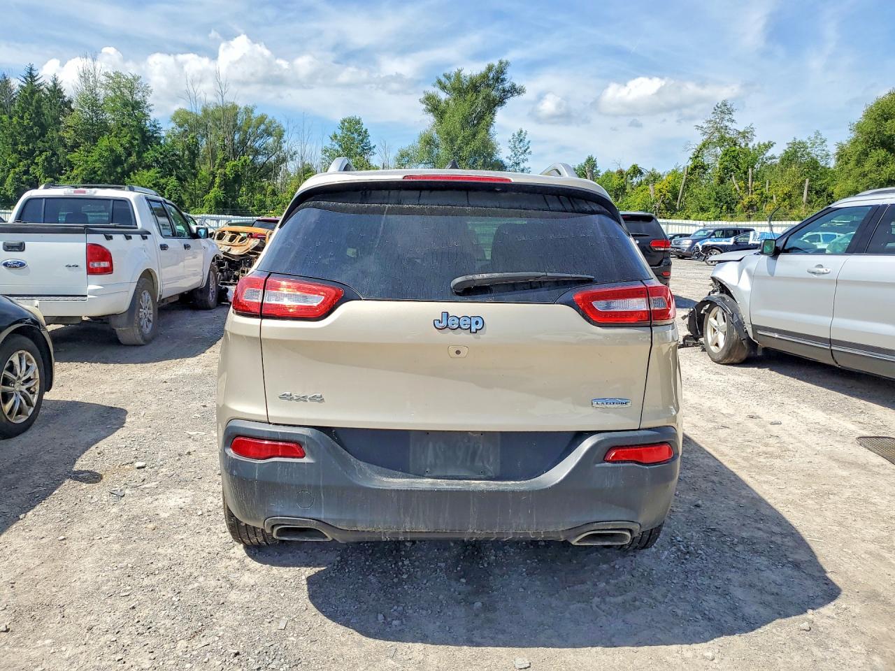 2015 Jeep Cherokee Latitude Tan vin: 1C4PJMCS3FW546636