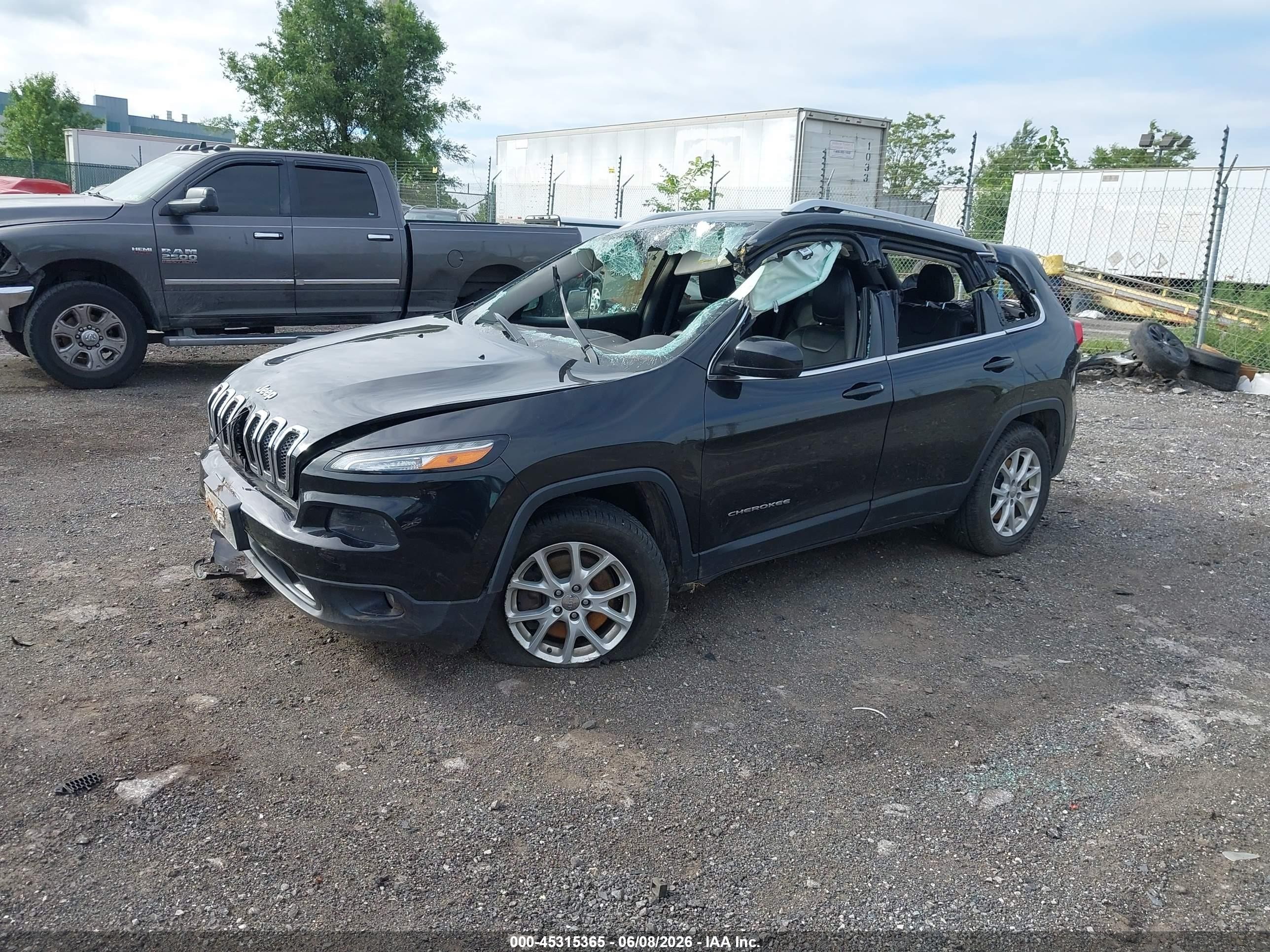 2015 Jeep Cherokee Latitude Black vin: 1C4PJMCS3FW577854