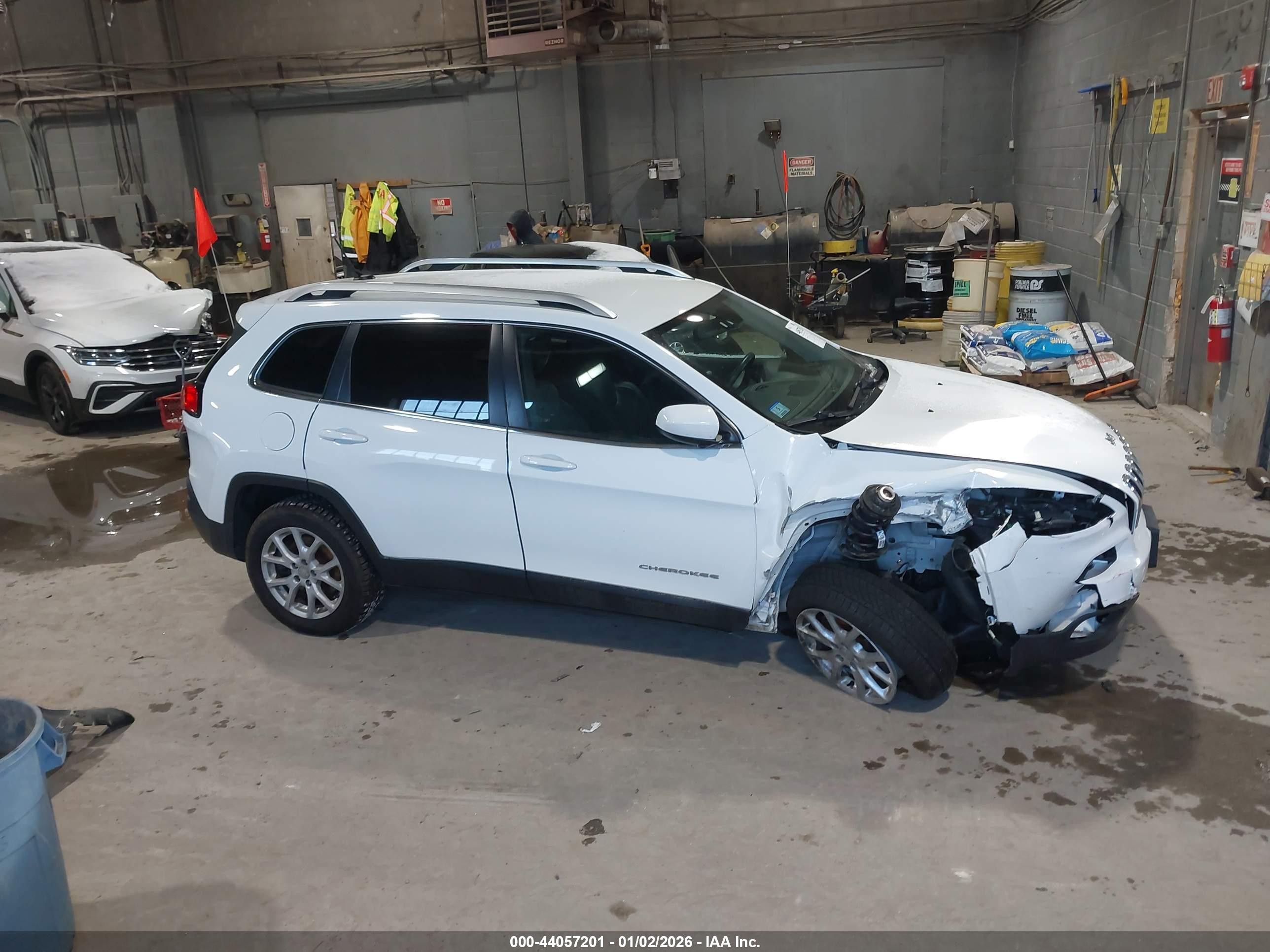 2015 Jeep Cherokee Latitude White vin: 1C4PJMCS3FW588868