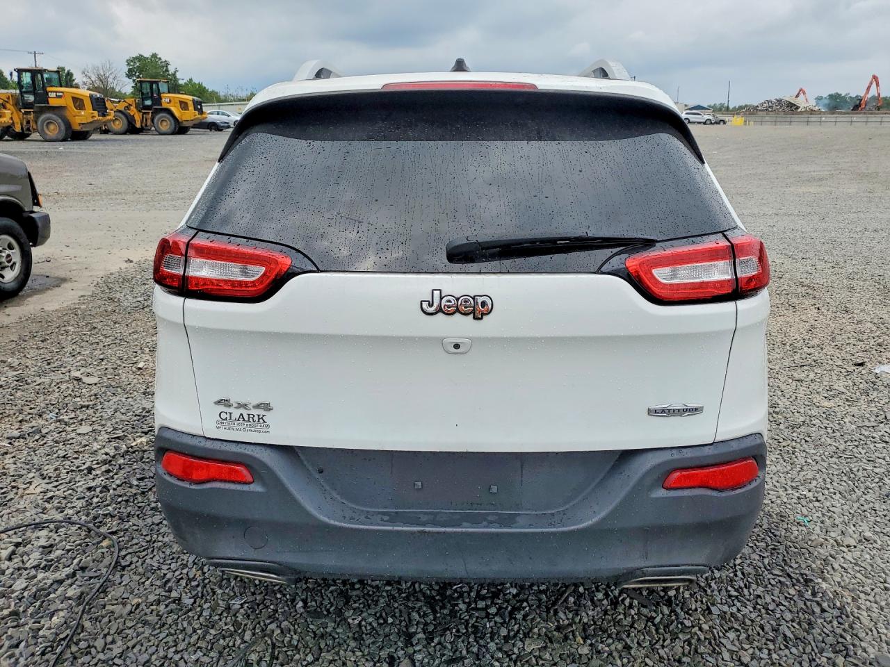 2015 Jeep Cherokee Latitude White vin: 1C4PJMCS3FW588868