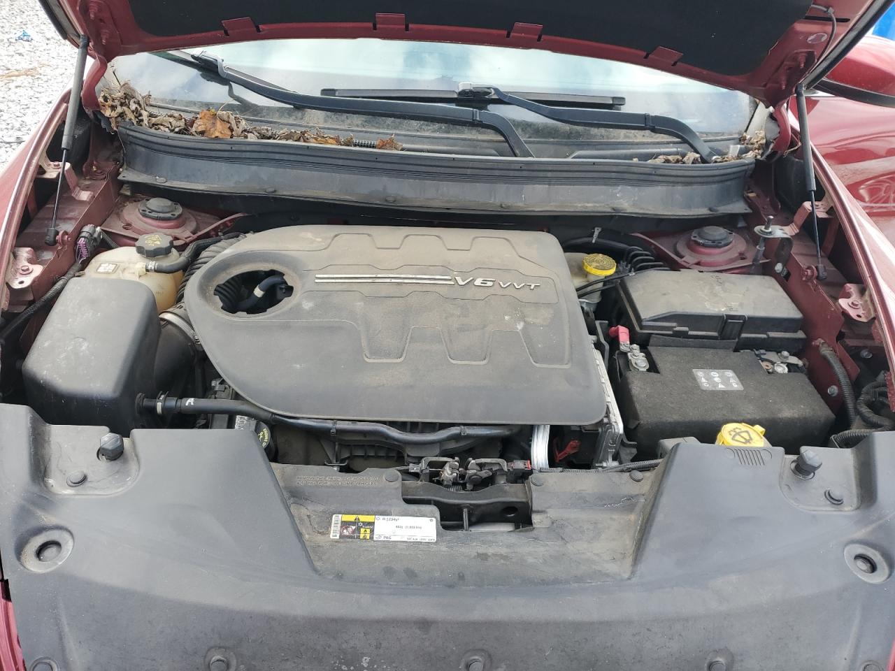2015 Jeep Cherokee Latitude Red vin: 1C4PJMCS3FW595190