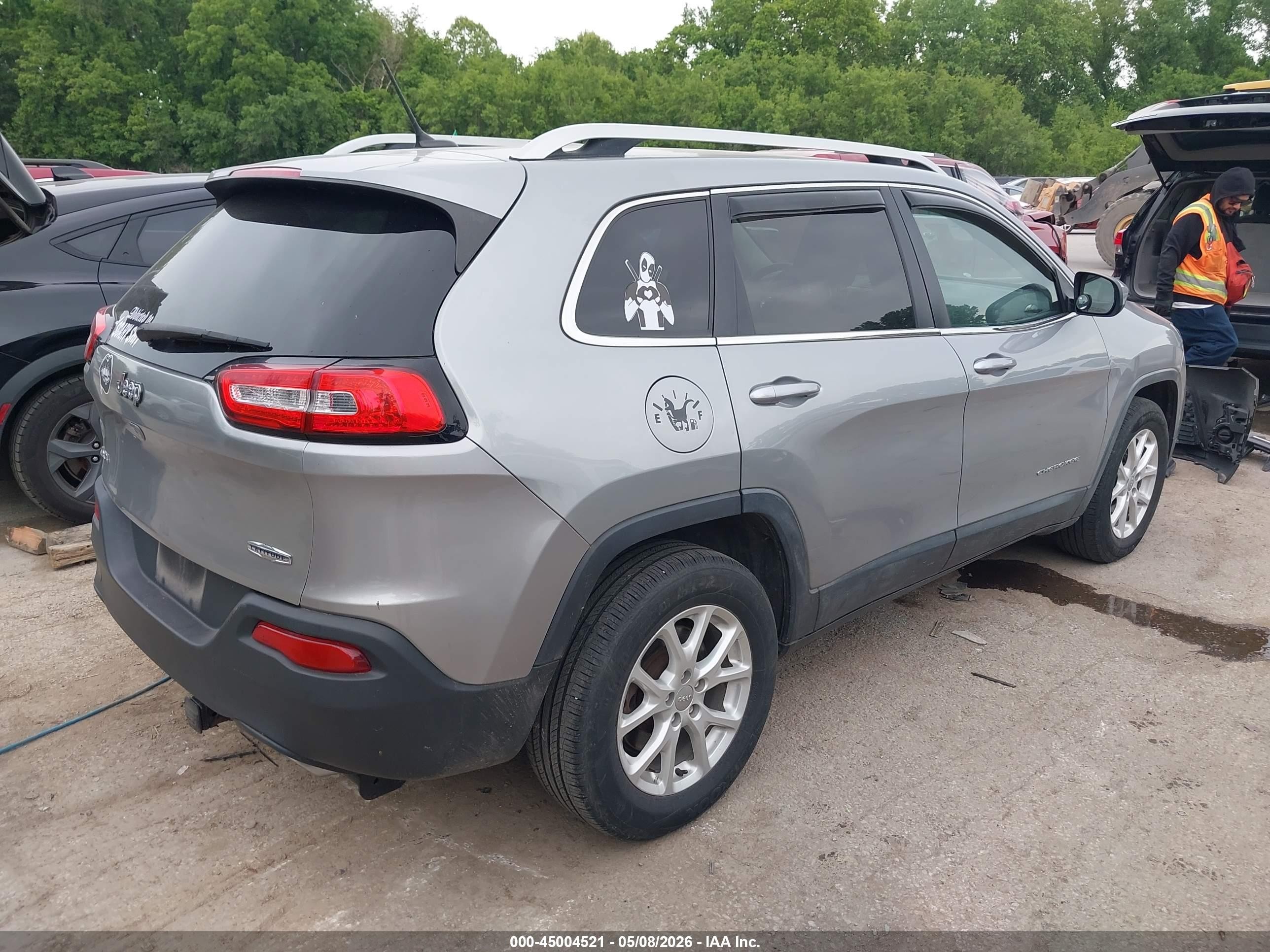 2015 Jeep Cherokee Latitude Gray vin: 1C4PJMCS3FW619391