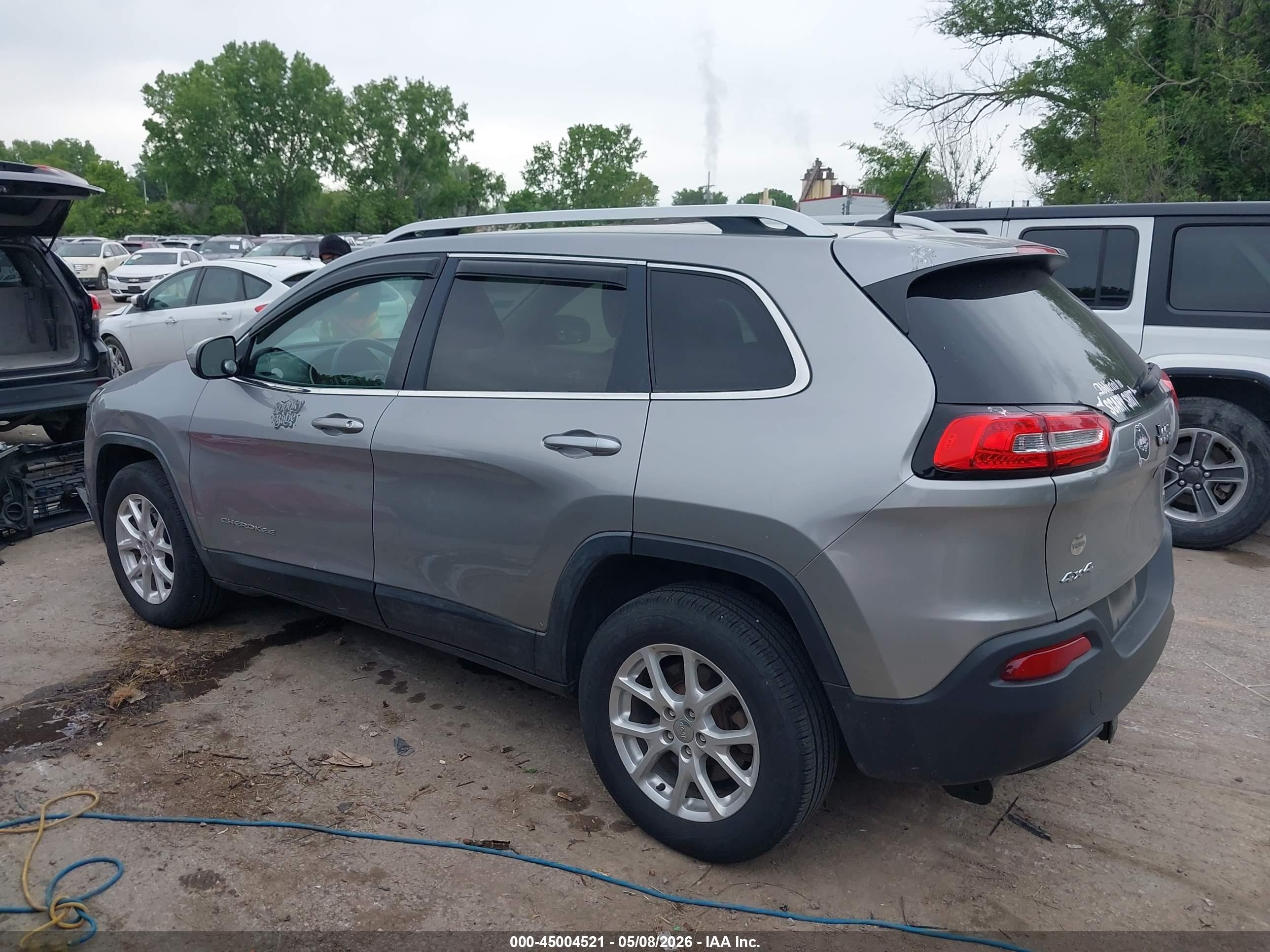 2015 Jeep Cherokee Latitude Gray vin: 1C4PJMCS3FW619391