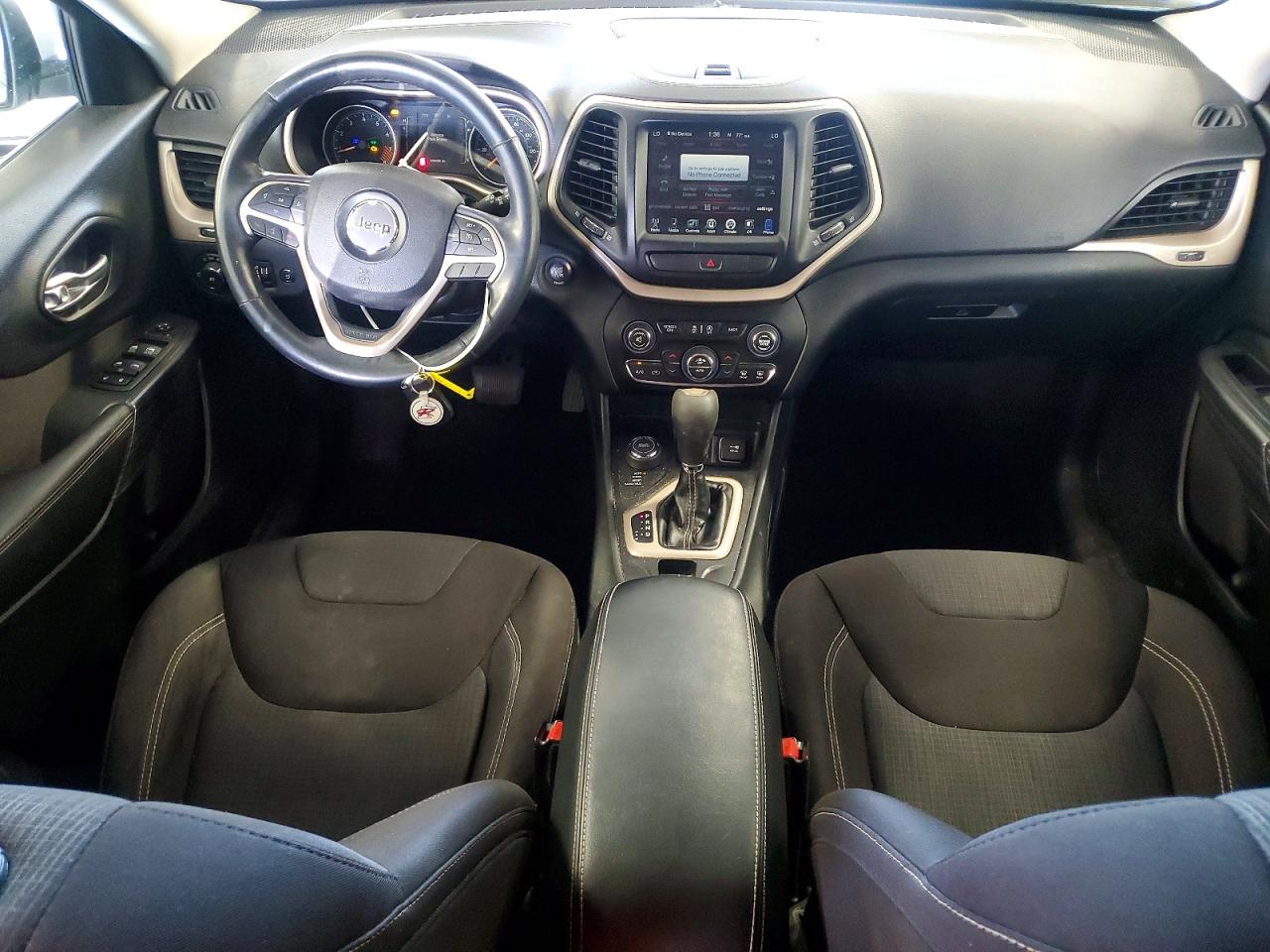 2015 Jeep Cherokee Latitude Белый vin: 1C4PJMCS3FW635686