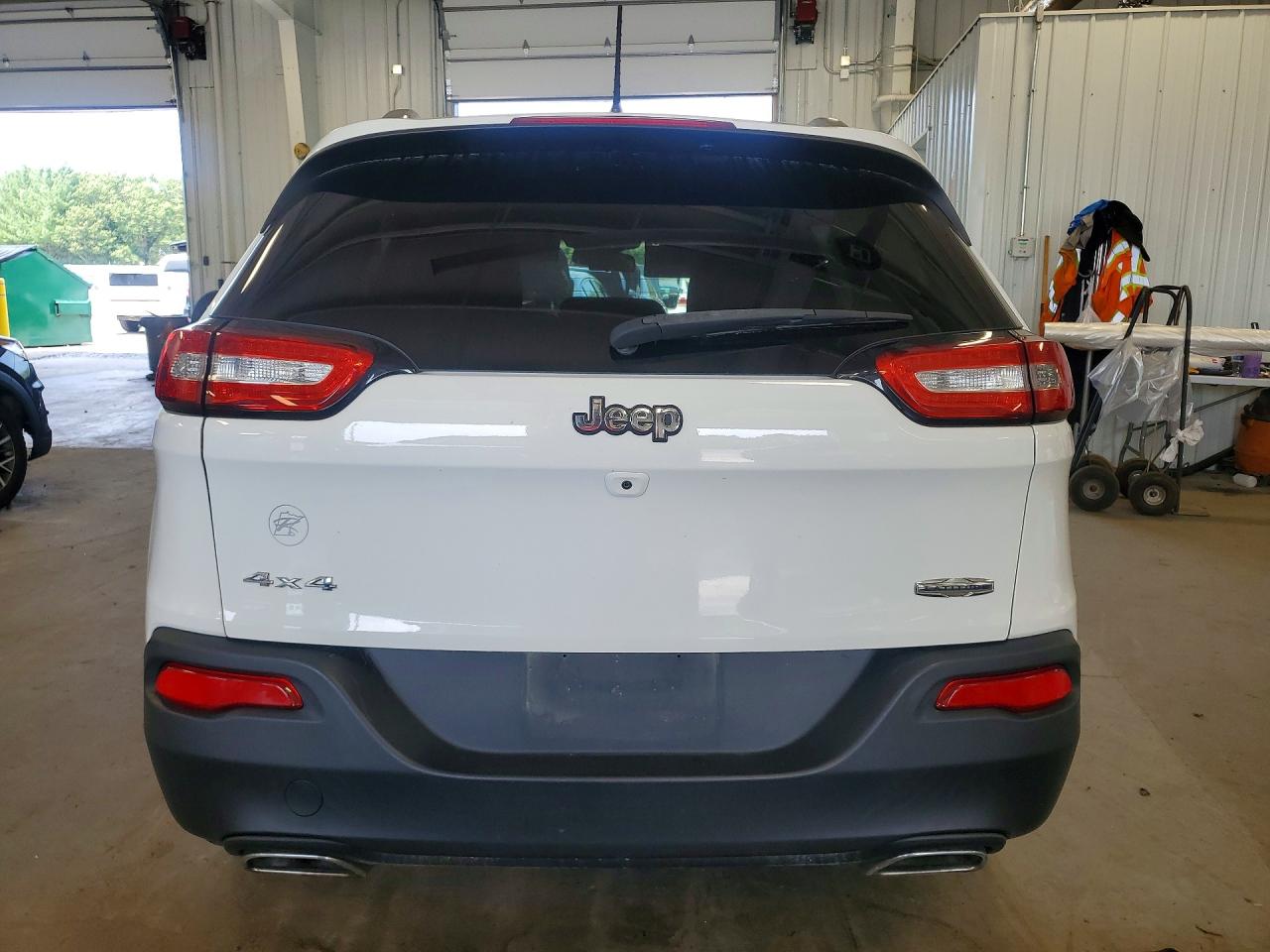 2015 Jeep Cherokee Latitude Белый vin: 1C4PJMCS3FW635686
