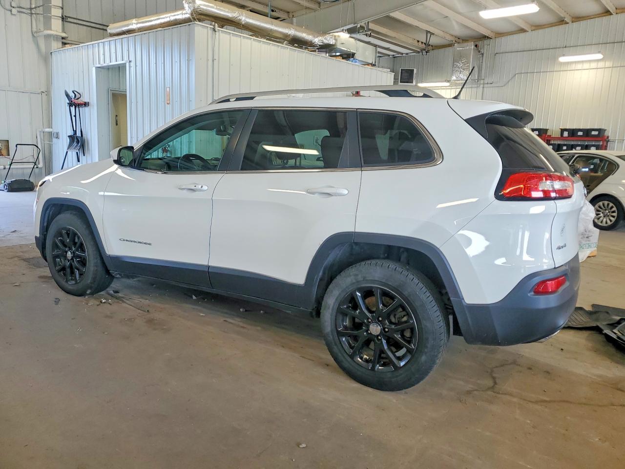 2015 Jeep Cherokee Latitude Белый vin: 1C4PJMCS3FW635686