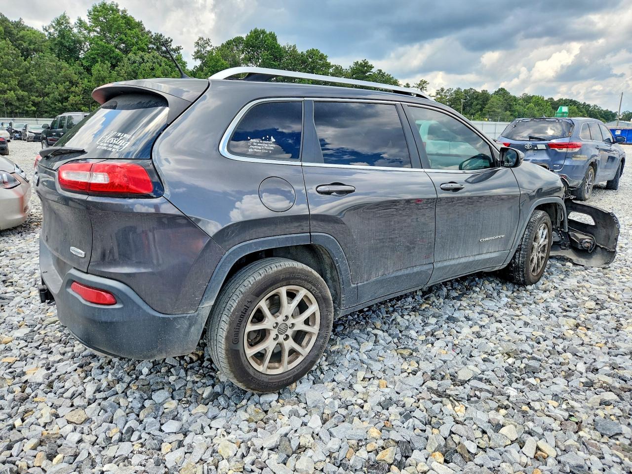 2015 Jeep Cherokee Latitude Gray vin: 1C4PJMCS3FW749882