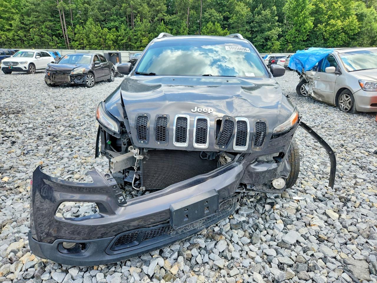 2015 Jeep Cherokee Latitude Gray vin: 1C4PJMCS3FW749882