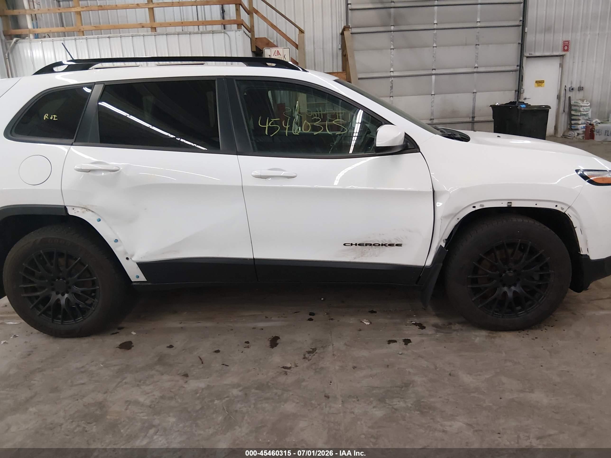 2015 Jeep Cherokee Latitude Altitude White vin: 1C4PJMCS3FW756119