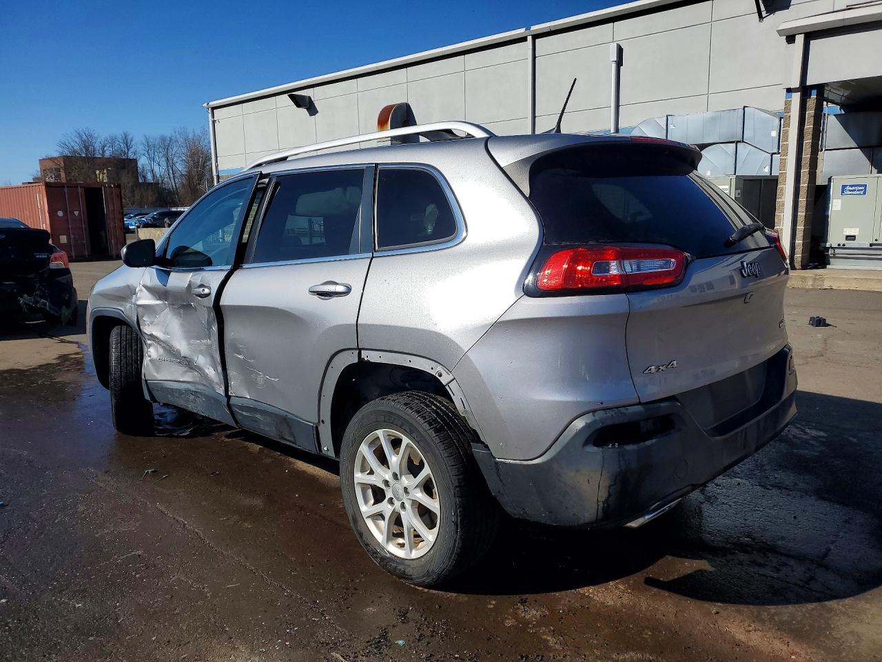 2016 Jeep Cherokee Latitude Silver vin: 1C4PJMCS3GW225391