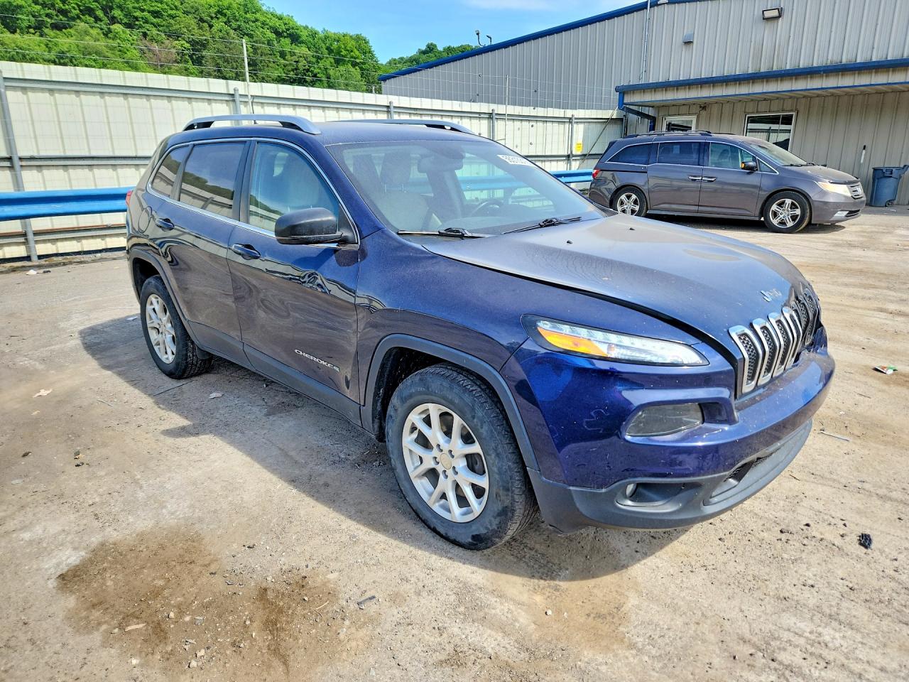 2016 Jeep Cherokee Latitude Blue vin: 1C4PJMCS3GW271092
