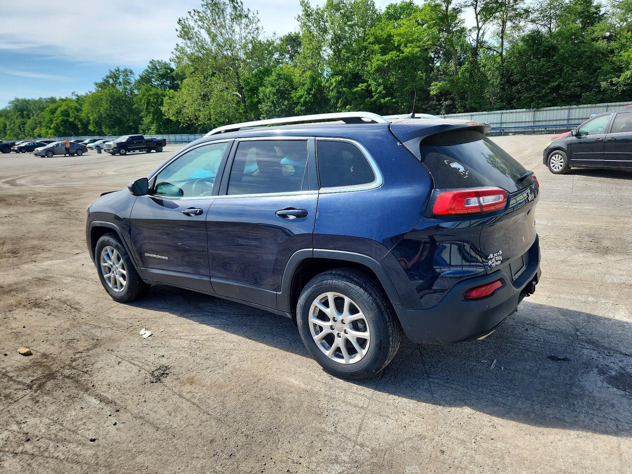2016 Jeep Cherokee Latitude Blue vin: 1C4PJMCS3GW271092