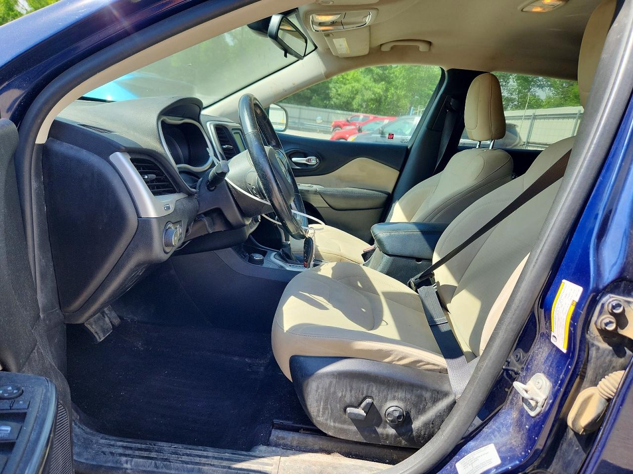 2016 Jeep Cherokee Latitude Blue vin: 1C4PJMCS3GW271092