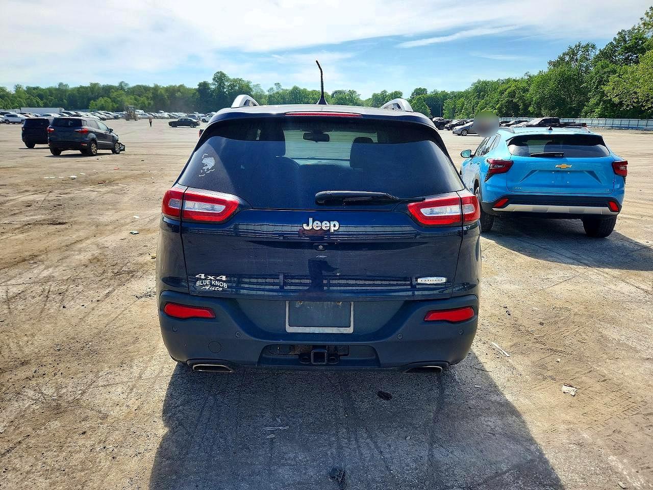2016 Jeep Cherokee Latitude Blue vin: 1C4PJMCS3GW271092
