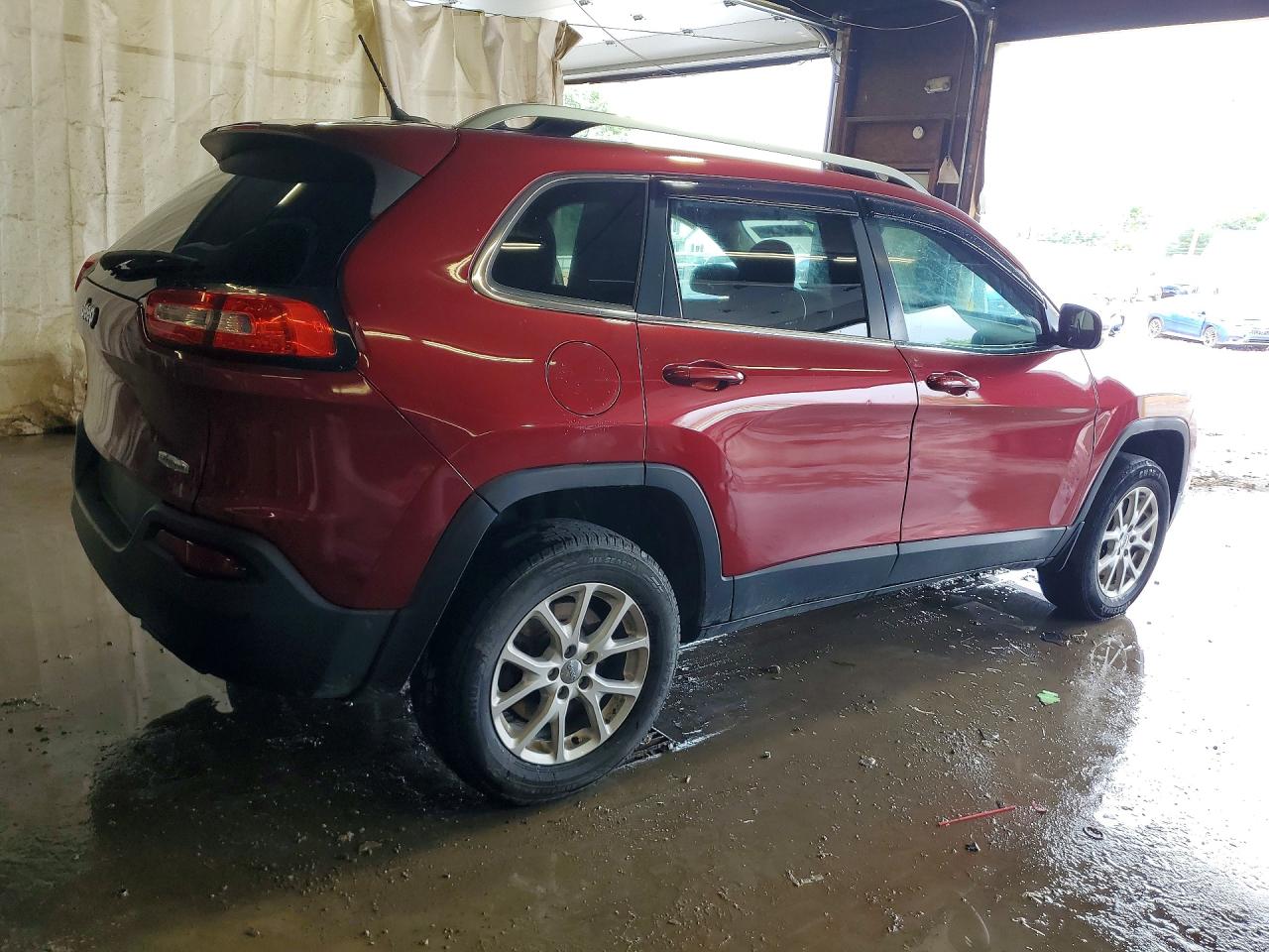 2014 Jeep Cherokee Latitude Red vin: 1C4PJMCS4EW114619