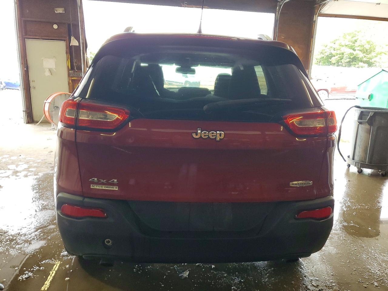2014 Jeep Cherokee Latitude Red vin: 1C4PJMCS4EW114619
