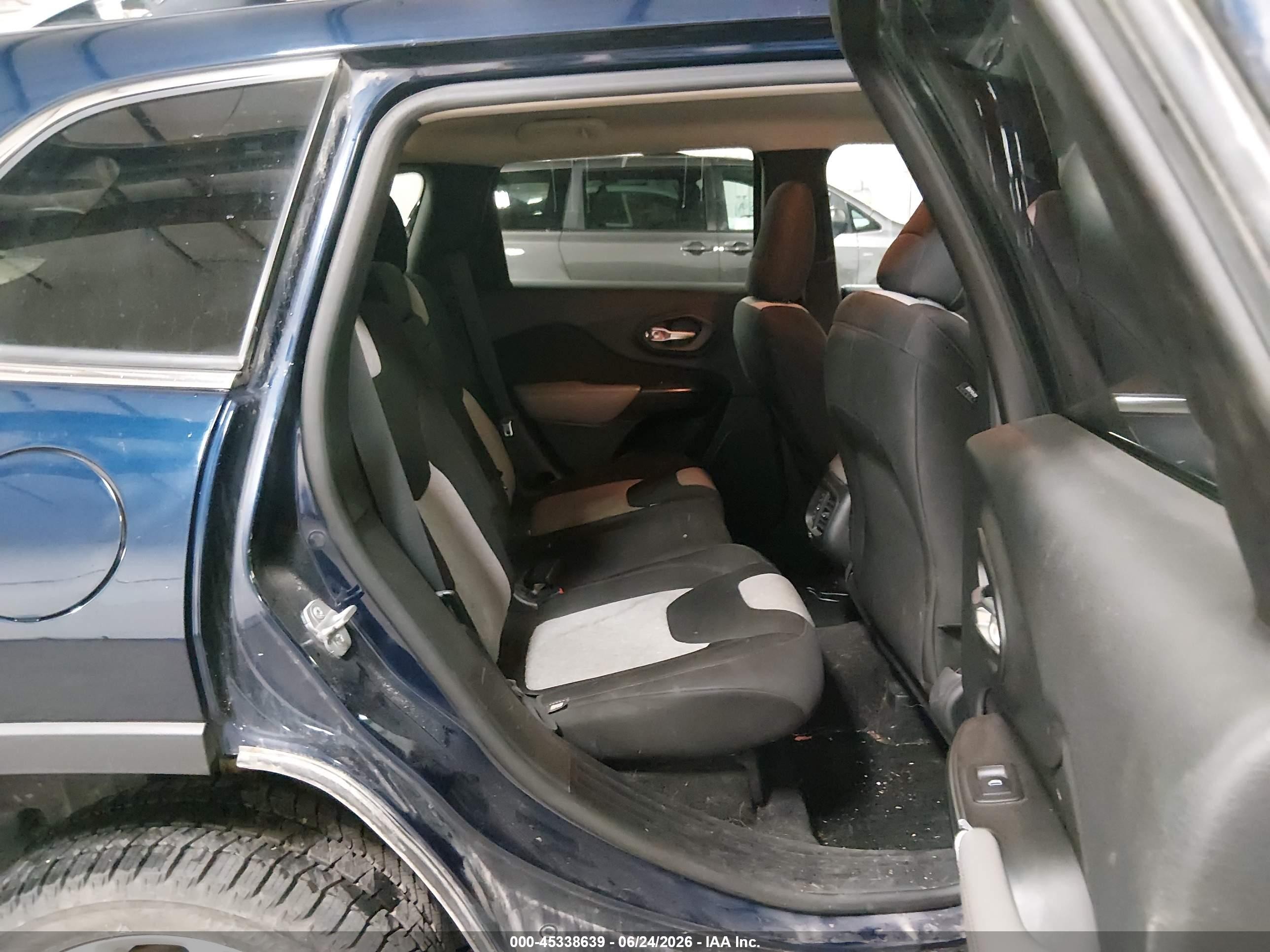 2014 Jeep Cherokee Latitude Blue vin: 1C4PJMCS4EW146986