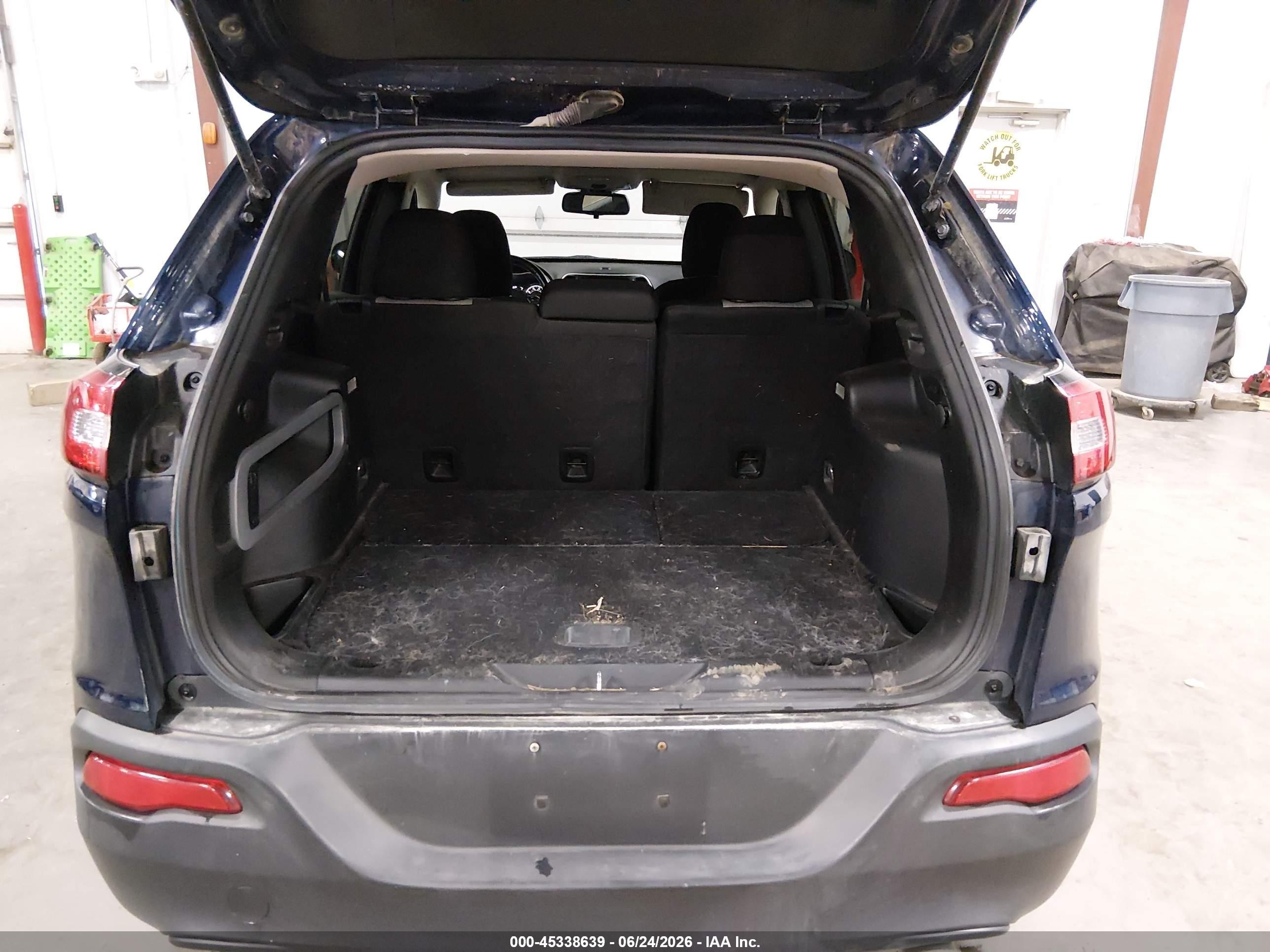 2014 Jeep Cherokee Latitude Blue vin: 1C4PJMCS4EW146986