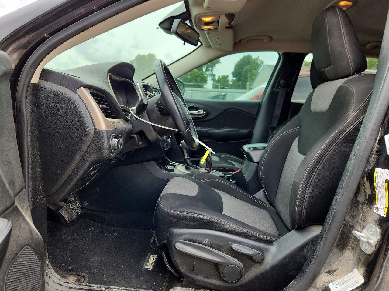 2014 Jeep Cherokee Latitude Black vin: 1C4PJMCS4EW178112
