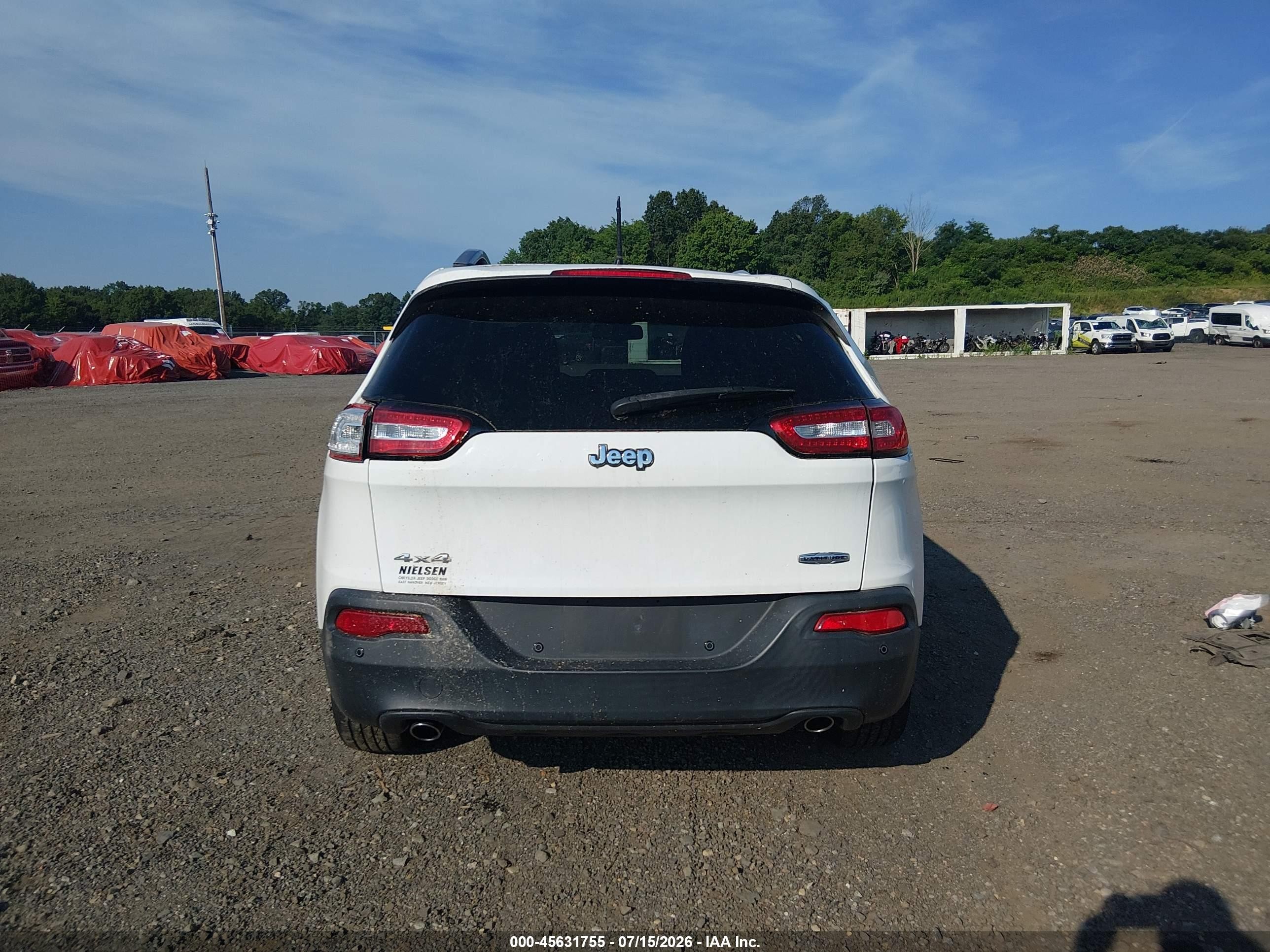 2014 Jeep Cherokee Latitude White vin: 1C4PJMCS4EW180880
