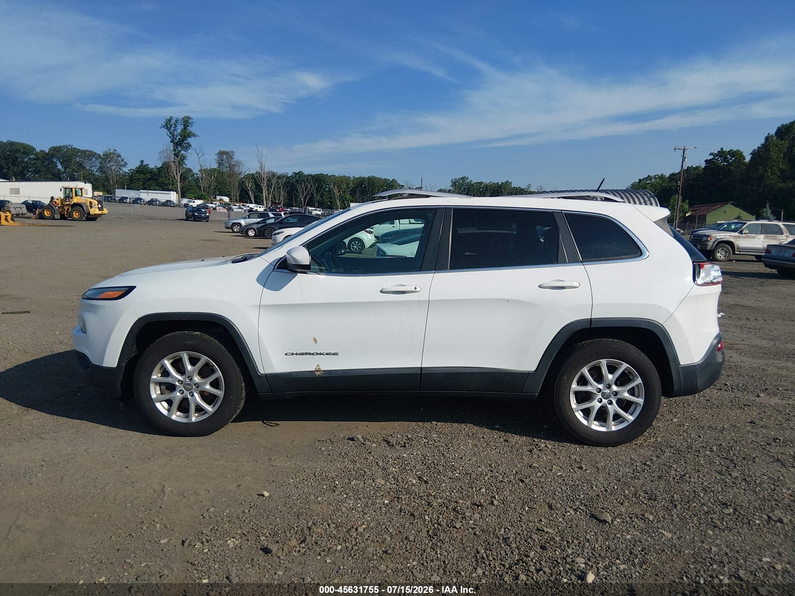 2014 Jeep Cherokee Latitude White vin: 1C4PJMCS4EW180880