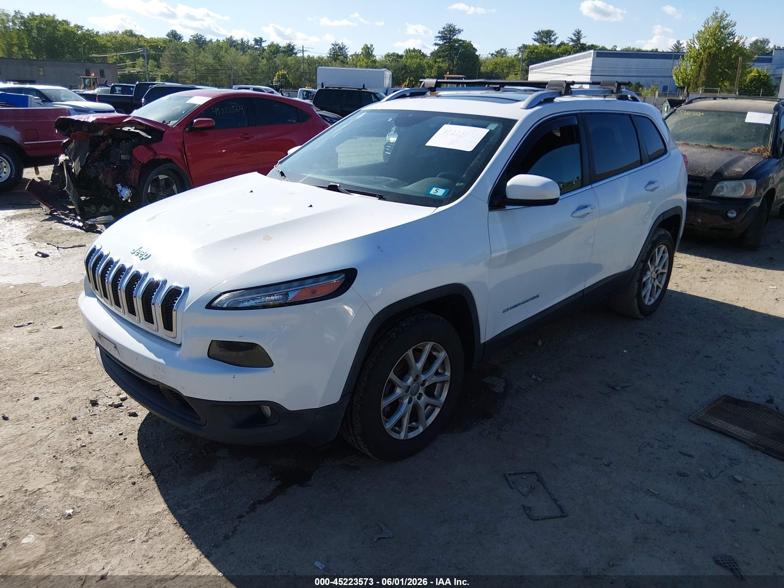 2014 Jeep Cherokee Latitude White vin: 1C4PJMCS4EW184265