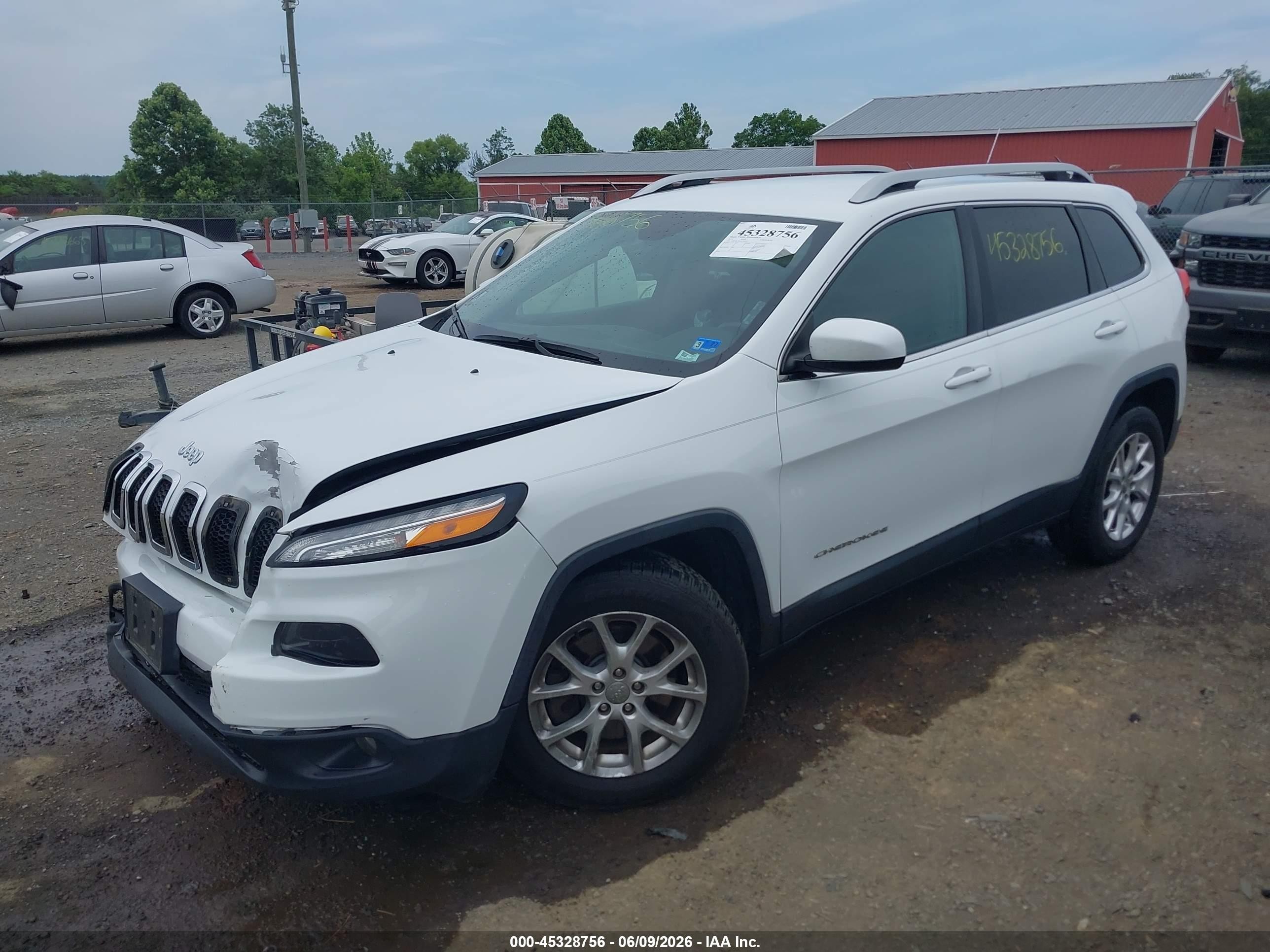 2014 Jeep Cherokee Latitude White vin: 1C4PJMCS4EW224974