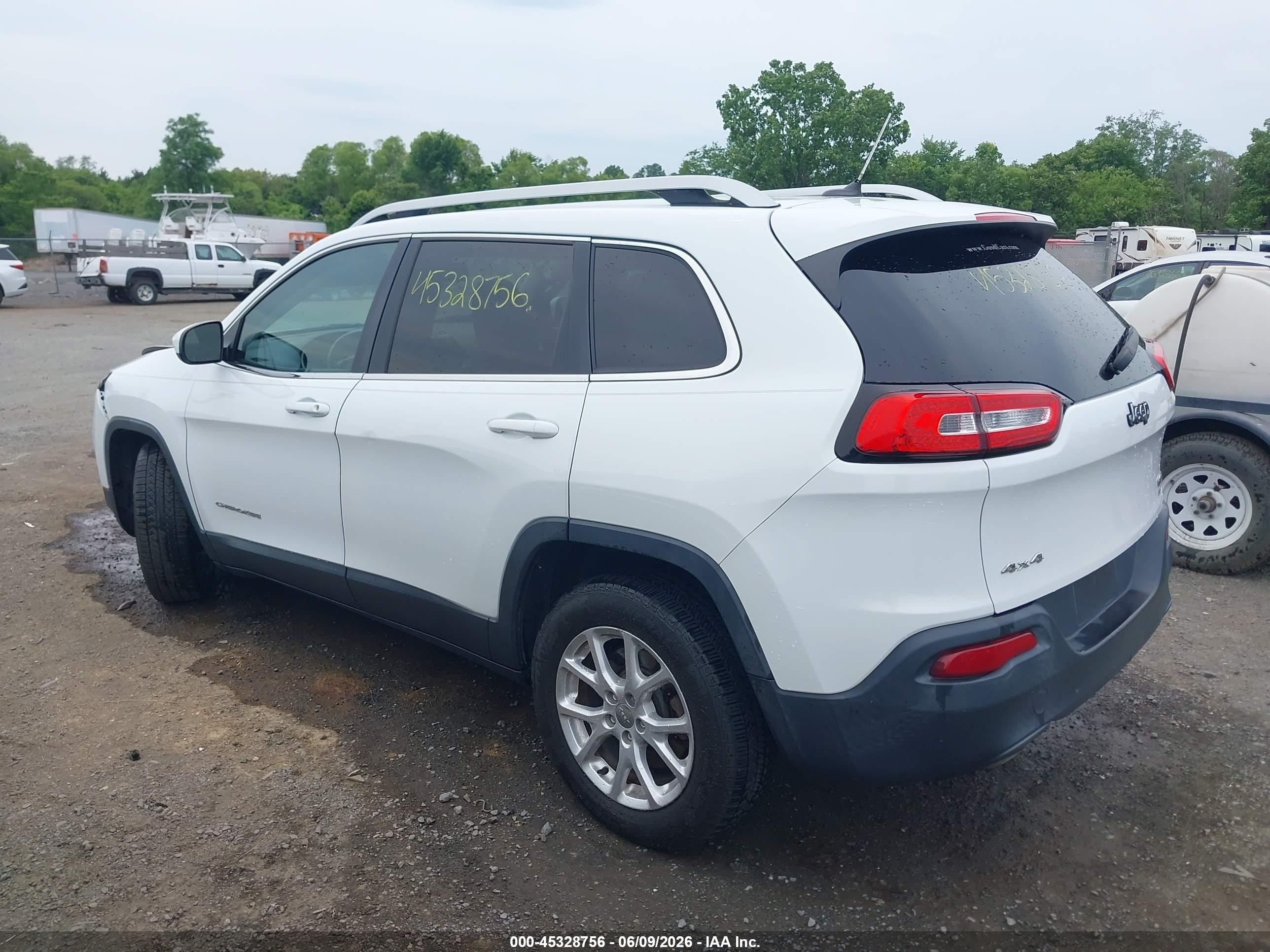 2014 Jeep Cherokee Latitude White vin: 1C4PJMCS4EW224974