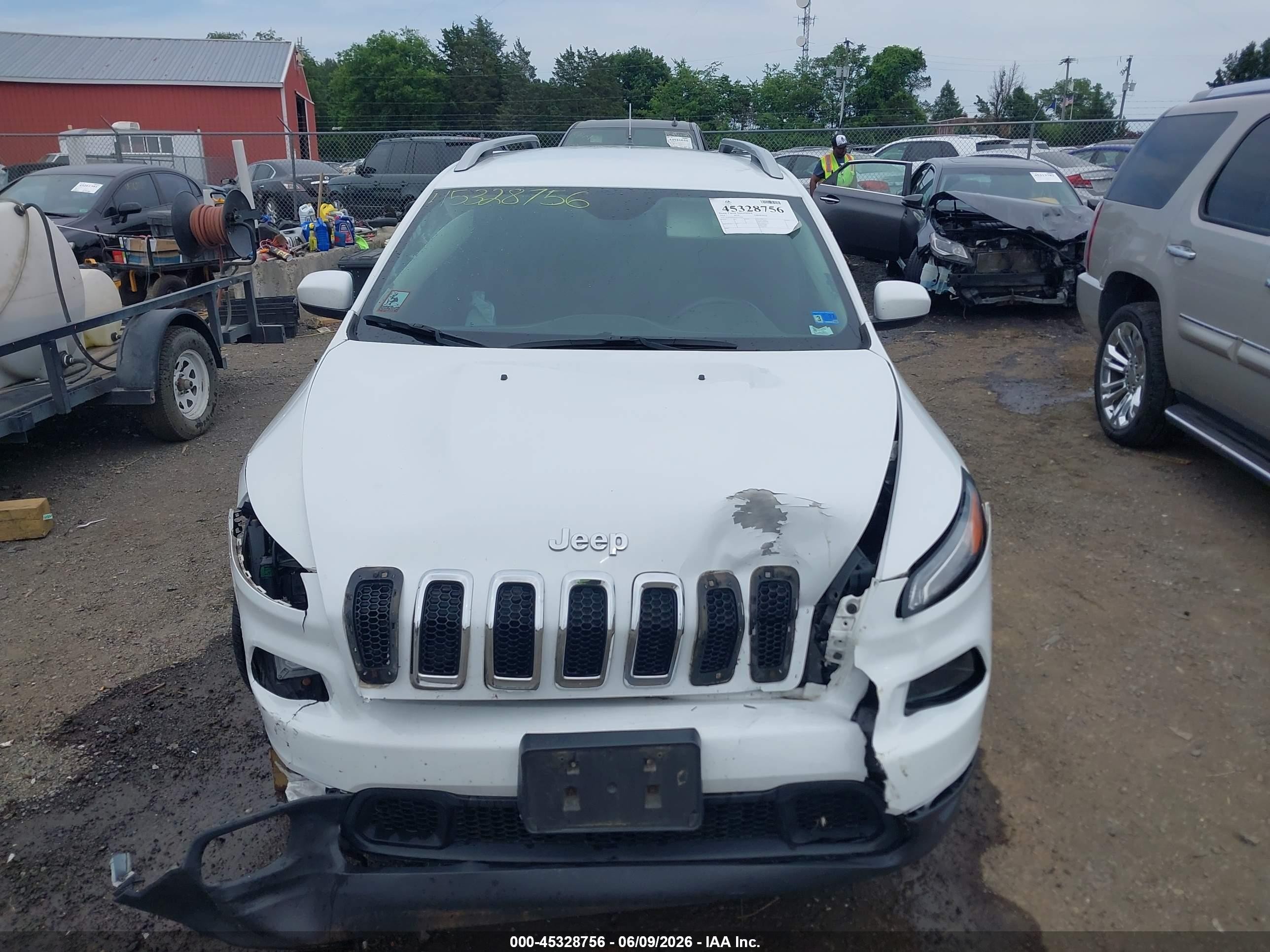 2014 Jeep Cherokee Latitude White vin: 1C4PJMCS4EW224974