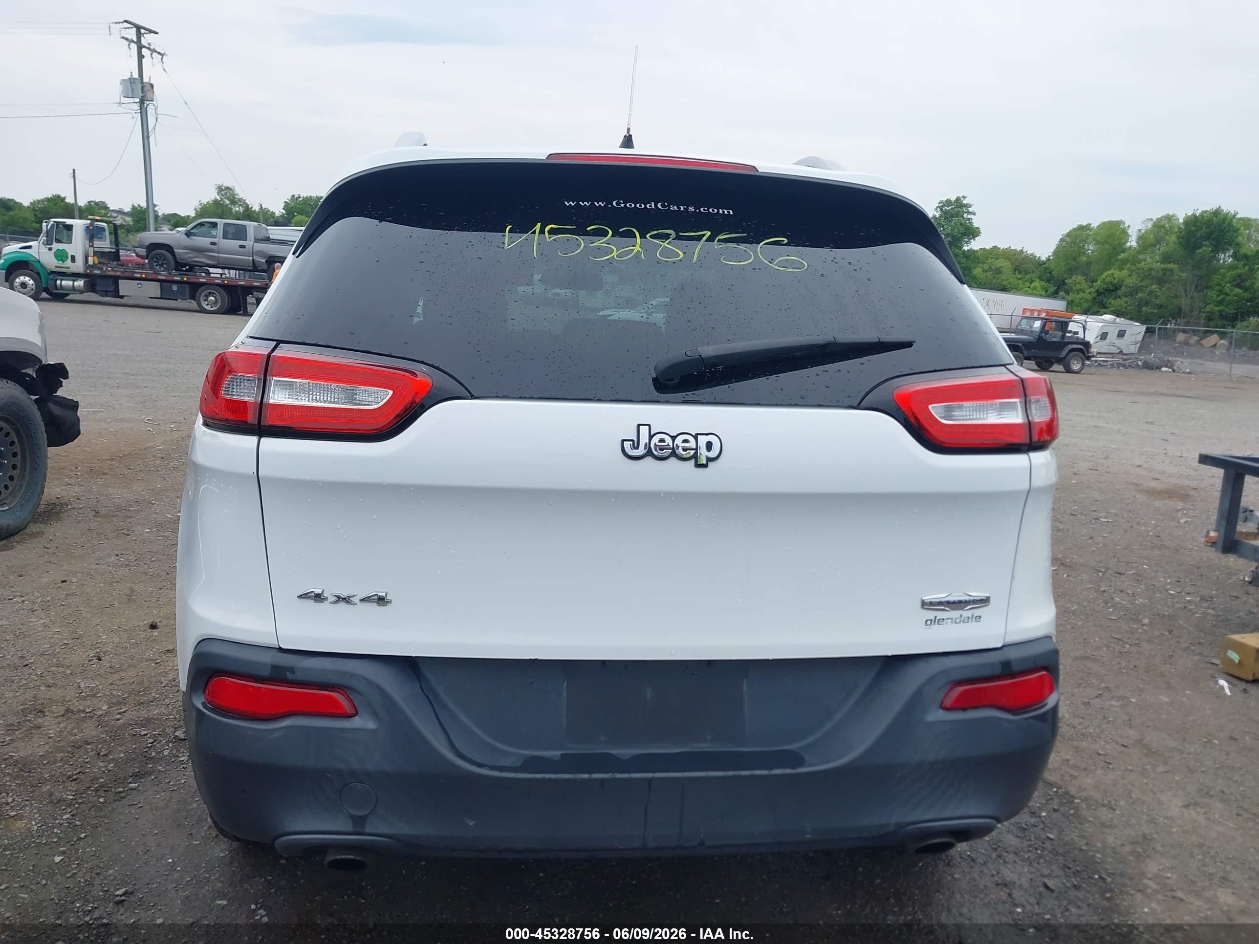 2014 Jeep Cherokee Latitude White vin: 1C4PJMCS4EW224974