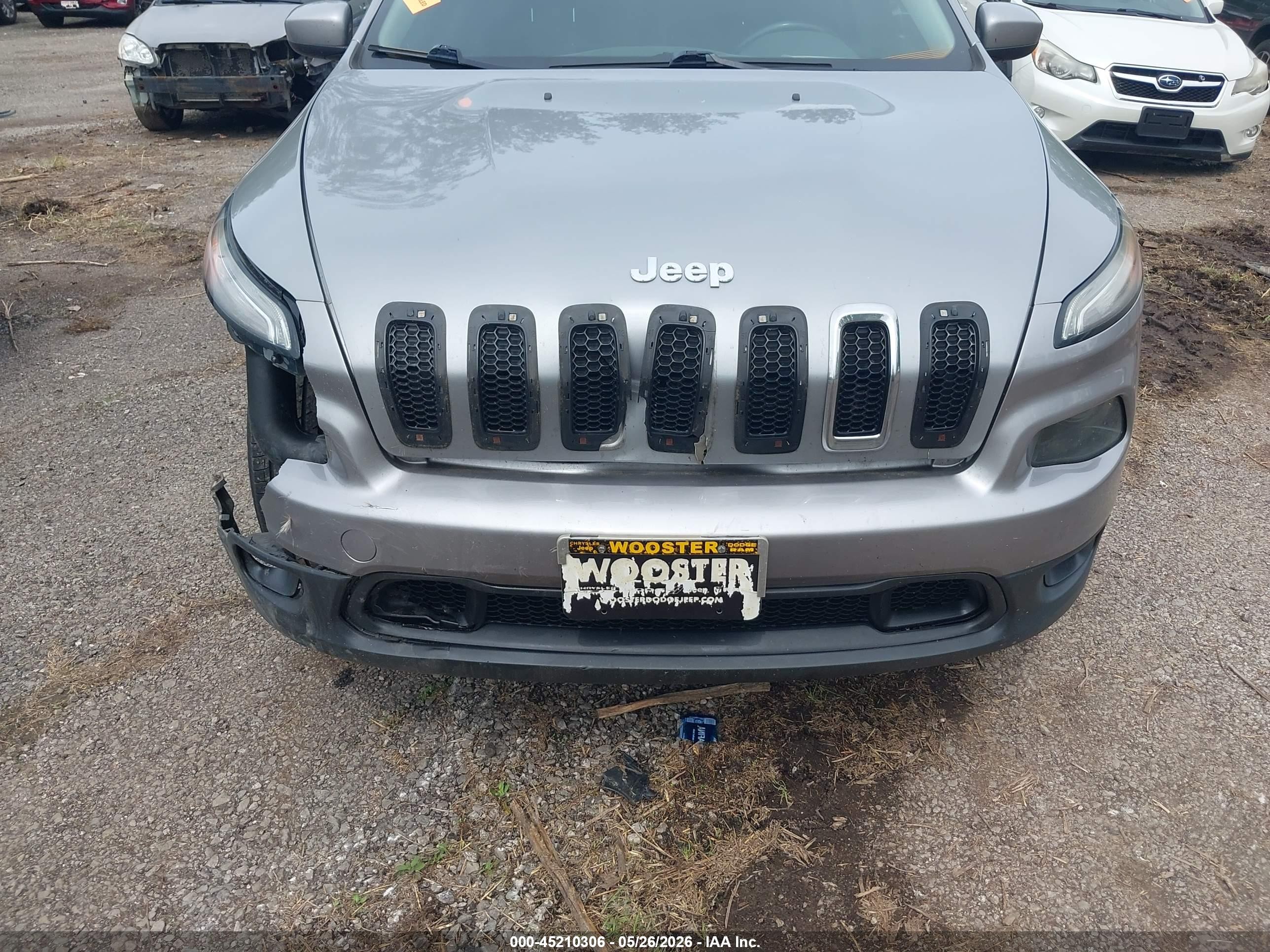 2014 Jeep Cherokee Latitude Gray vin: 1C4PJMCS4EW264276