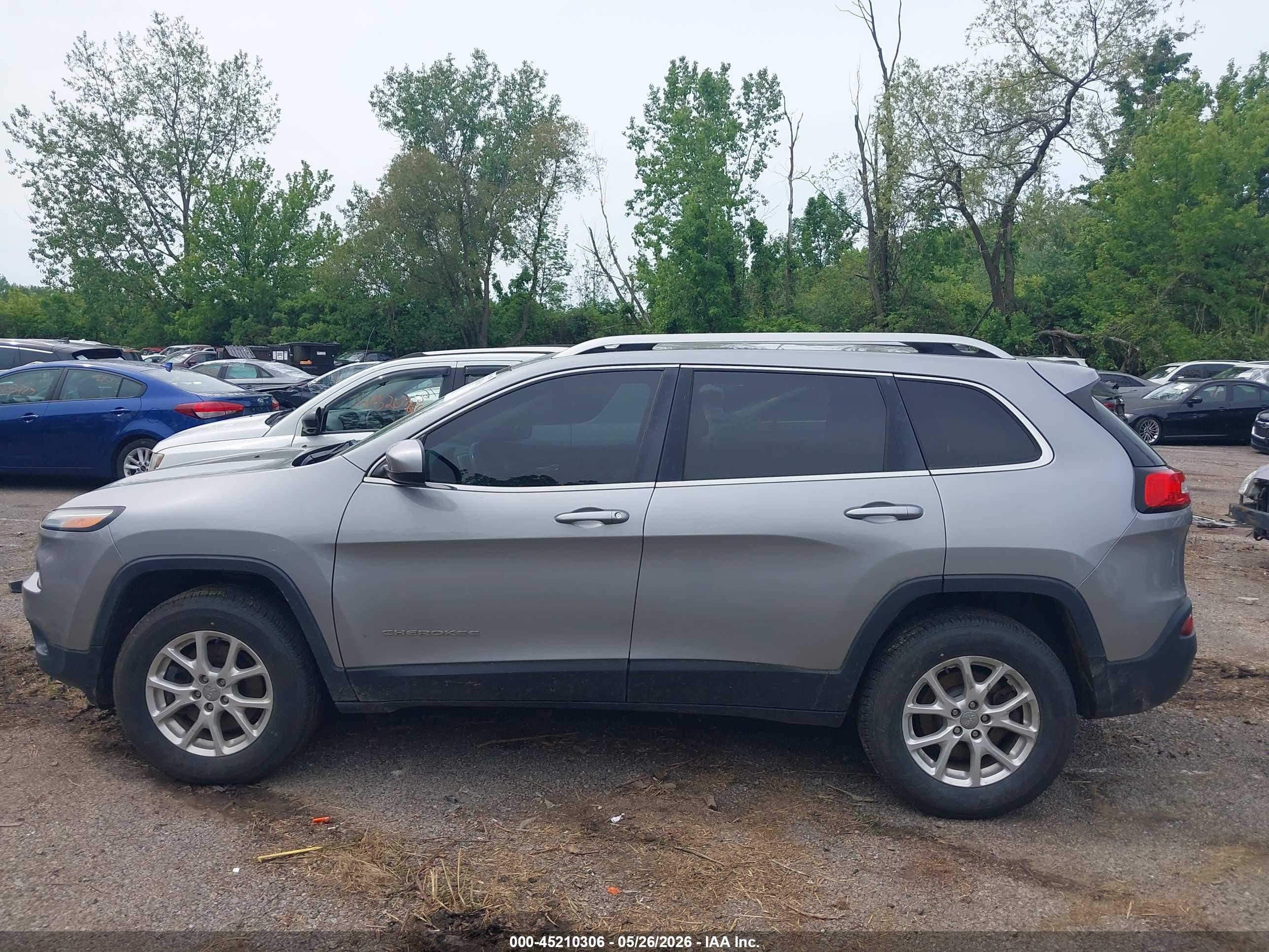 2014 Jeep Cherokee Latitude Gray vin: 1C4PJMCS4EW264276