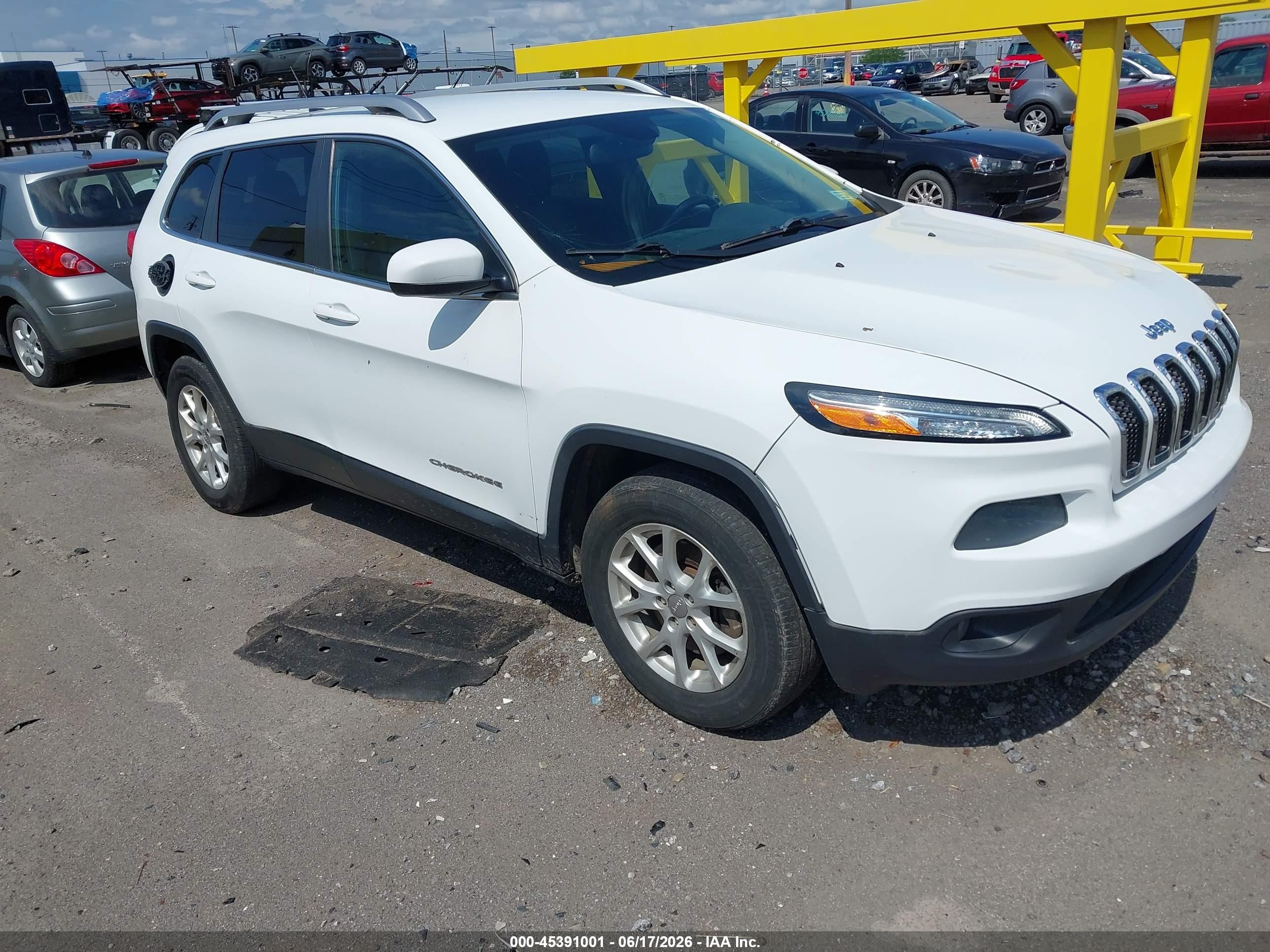2014 Jeep Cherokee Latitude White vin: 1C4PJMCS4EW285533