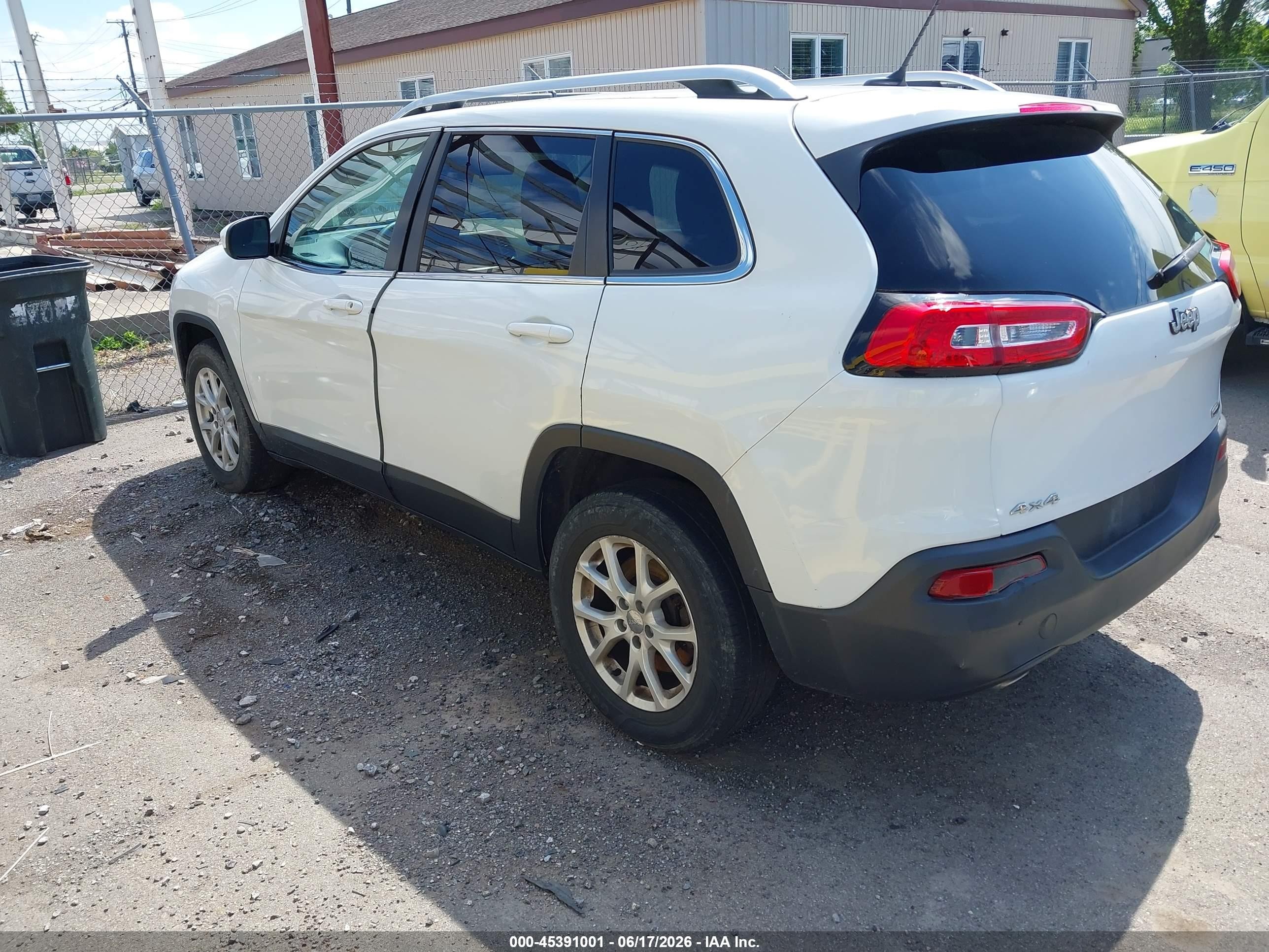 2014 Jeep Cherokee Latitude White vin: 1C4PJMCS4EW285533