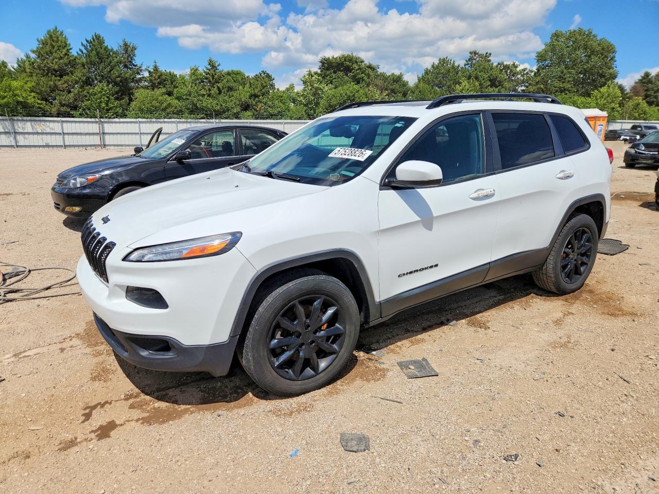 2014 Jeep Cherokee Latitude White vin: 1C4PJMCS4EW296113