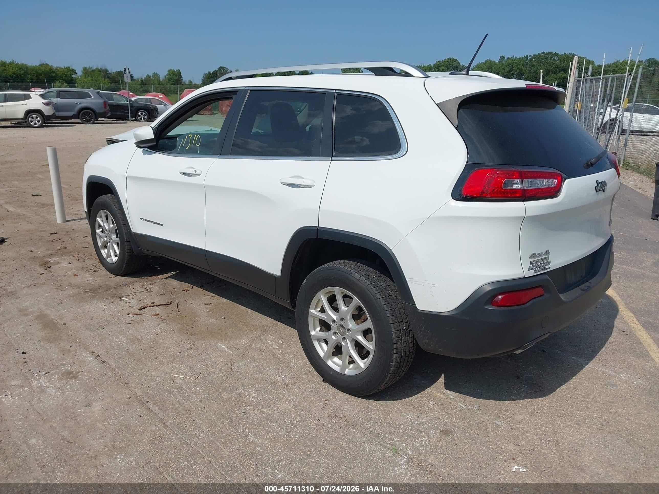 2014 Jeep Cherokee Latitude White vin: 1C4PJMCS4EW318269