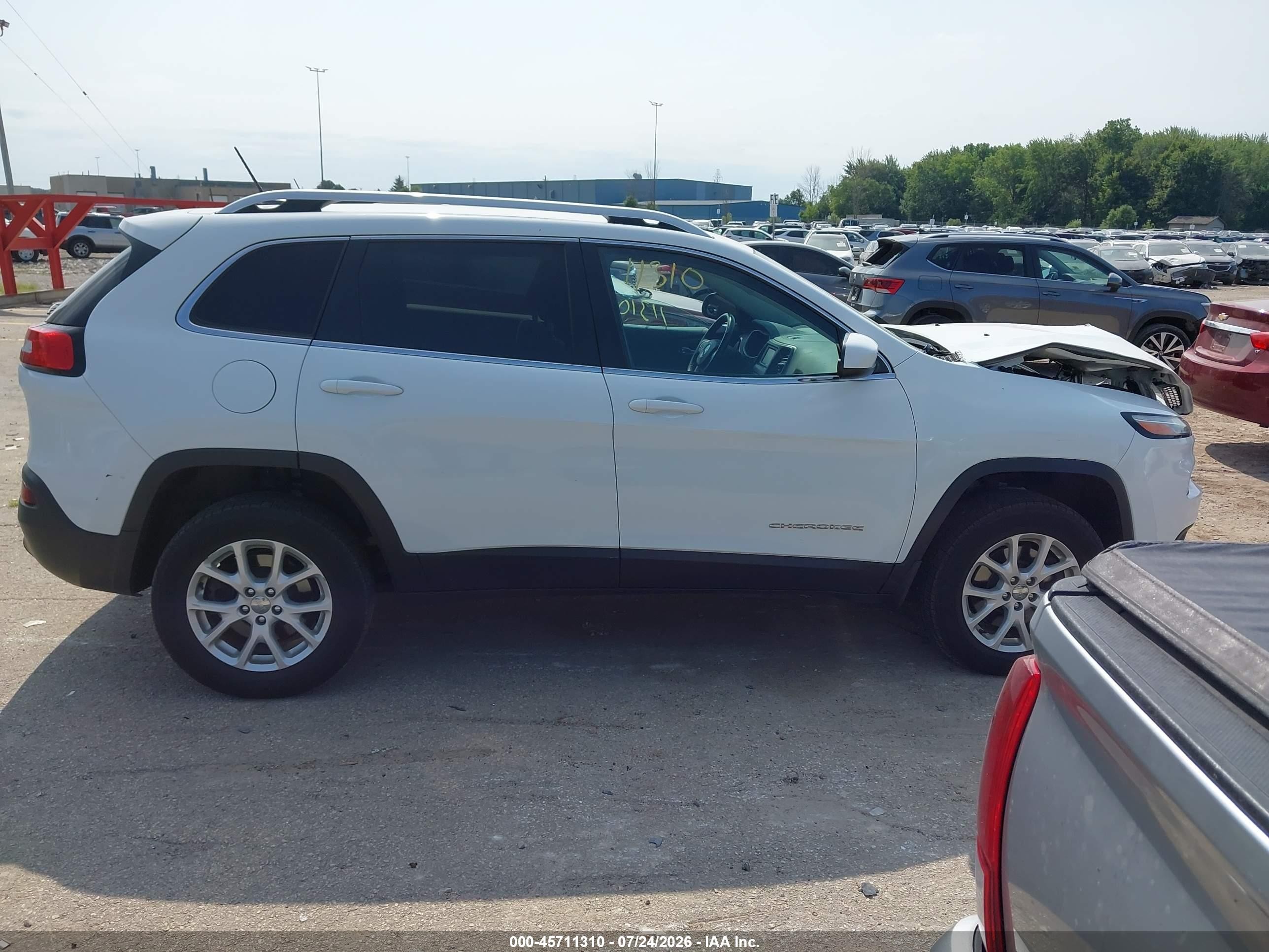 2014 Jeep Cherokee Latitude White vin: 1C4PJMCS4EW318269