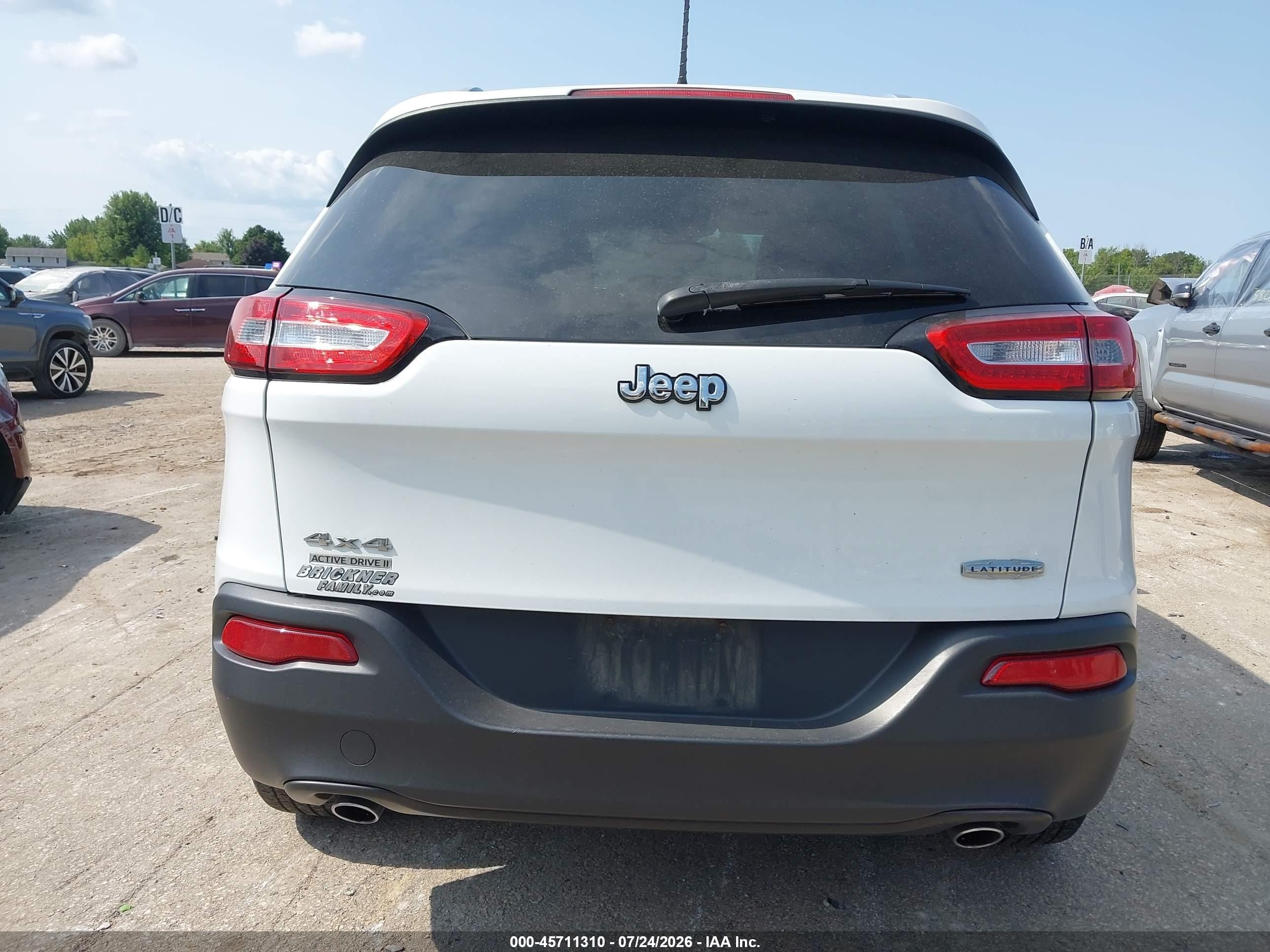 2014 Jeep Cherokee Latitude White vin: 1C4PJMCS4EW318269